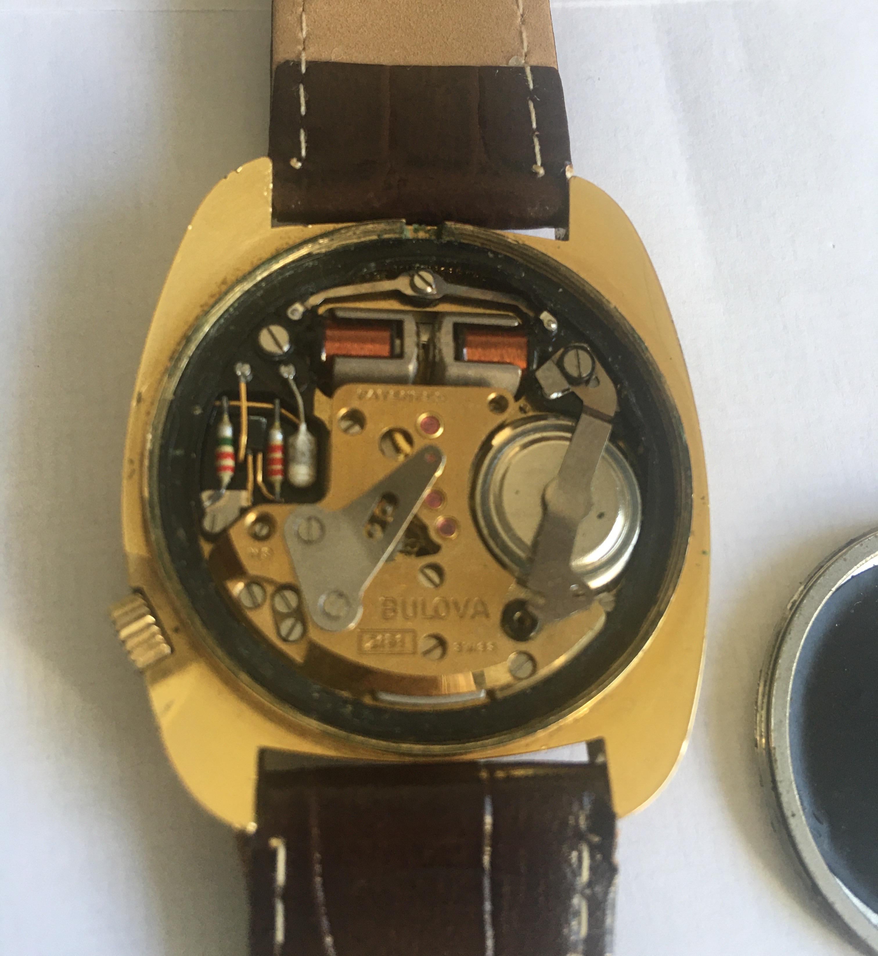 Vintage 1970s Gold-Plated Bulova Accutron Gent Watch 11