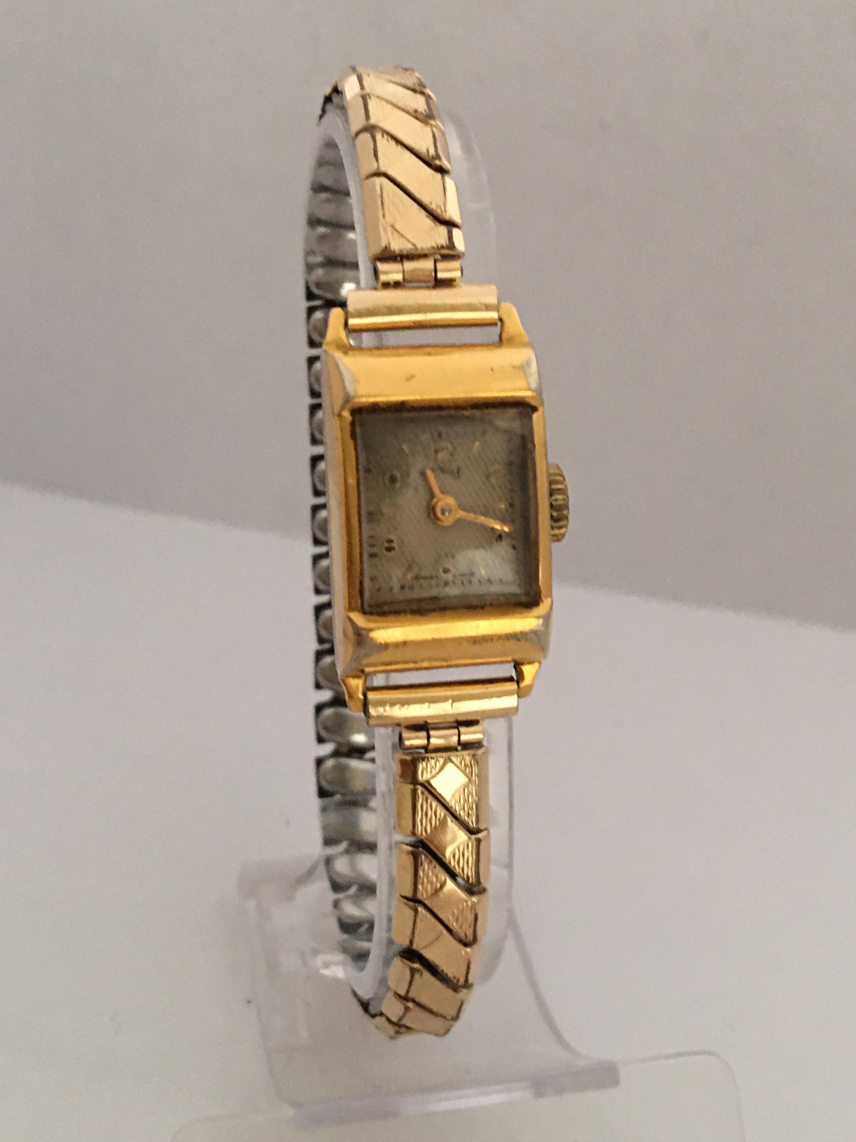 Vintage 1970s Gold-Plated Services Ladies Mechanical Watch For Sale 2