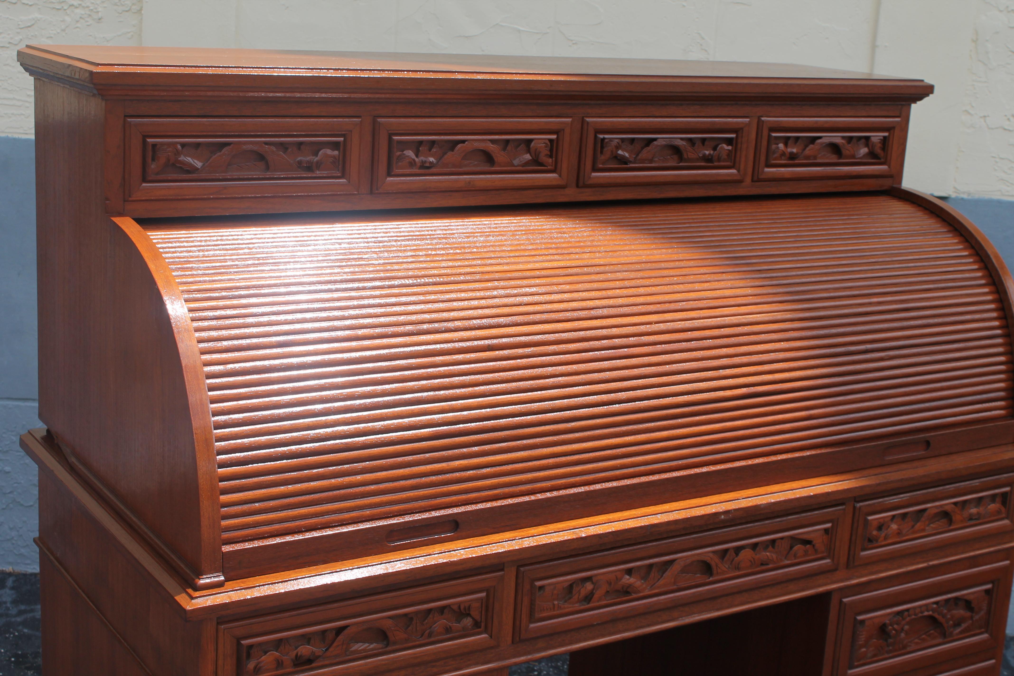 Großasiatischer Rolltop-Schreibtisch/Schreibtisch im Vintage-Stil der 1970er Jahre (Moderne der Mitte des Jahrhunderts) im Angebot