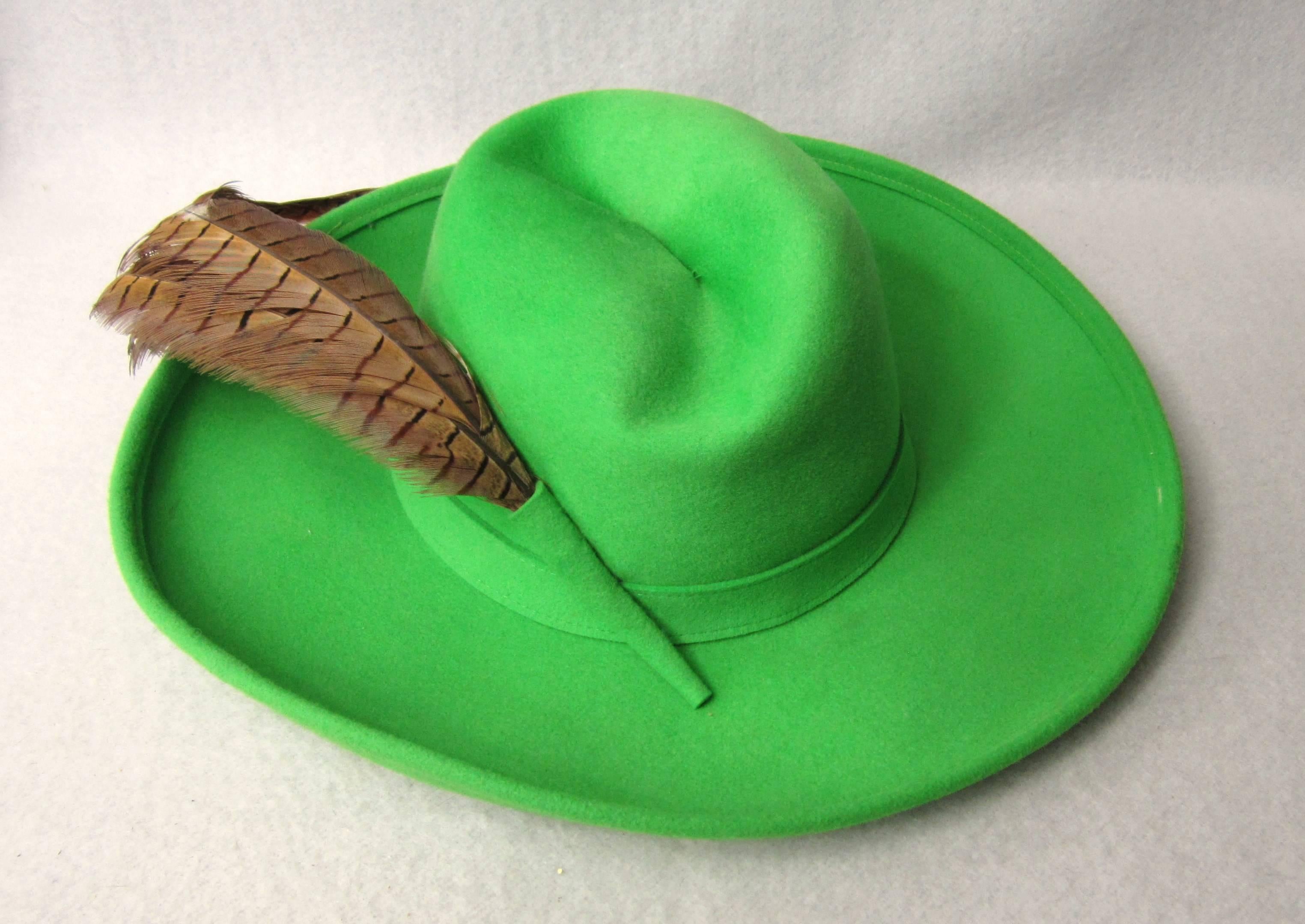 Vintage 1970s Green Vintage Adolfo Feather Wide Brim Hat In Good Condition In Wallkill, NY