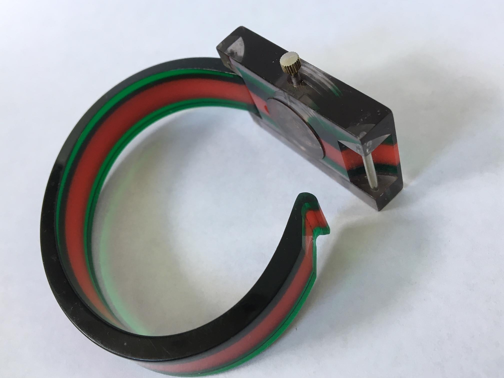 Vintage 1970s Gucci Lucite and Bakelite Bangle Watch In Excellent Condition In Jacksonville, FL