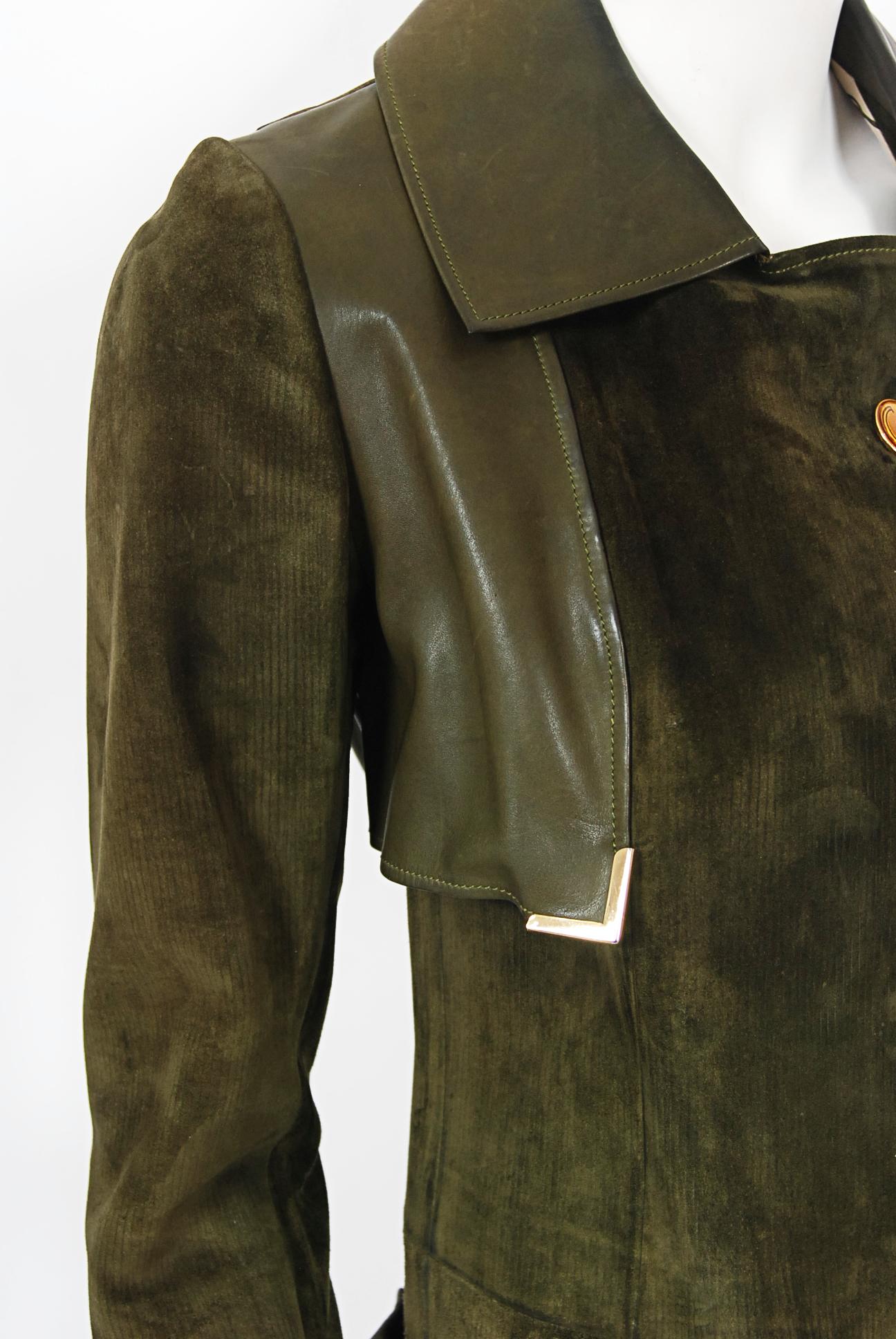 Vintage 1970's Gucci Olive-Green Leather Suede Logo Enamel Trench Coat Jacket In Good Condition In Beverly Hills, CA