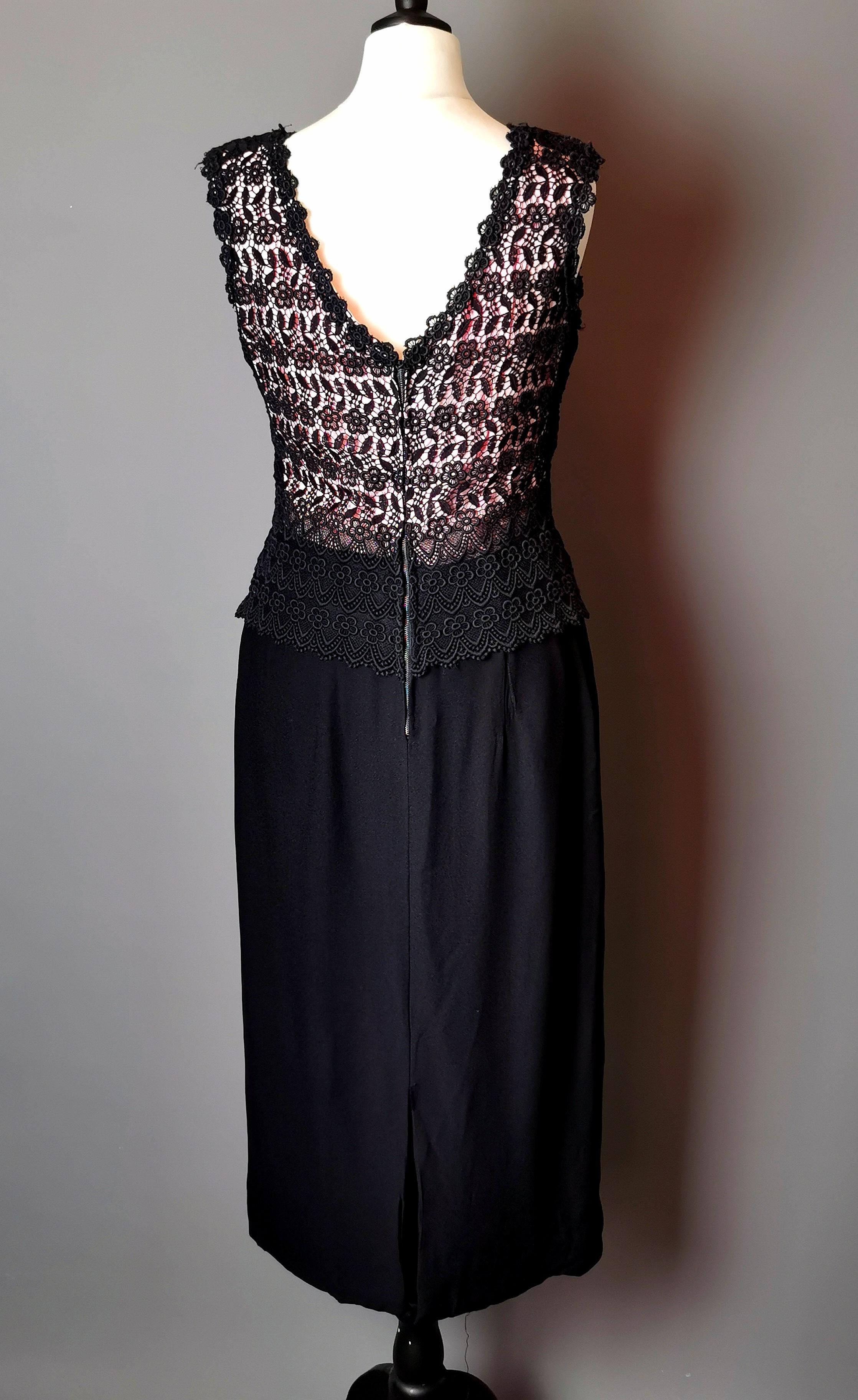 Vintage 1970s Guipure lace overlay dress, Black and Pink  In Good Condition For Sale In NEWARK, GB