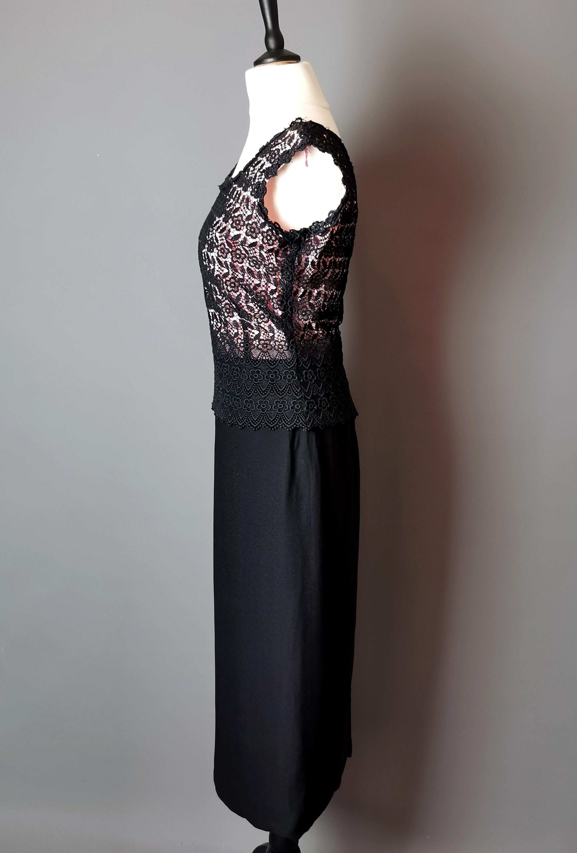 Vintage 1970s Guipure lace overlay dress, Black and Pink  For Sale 2