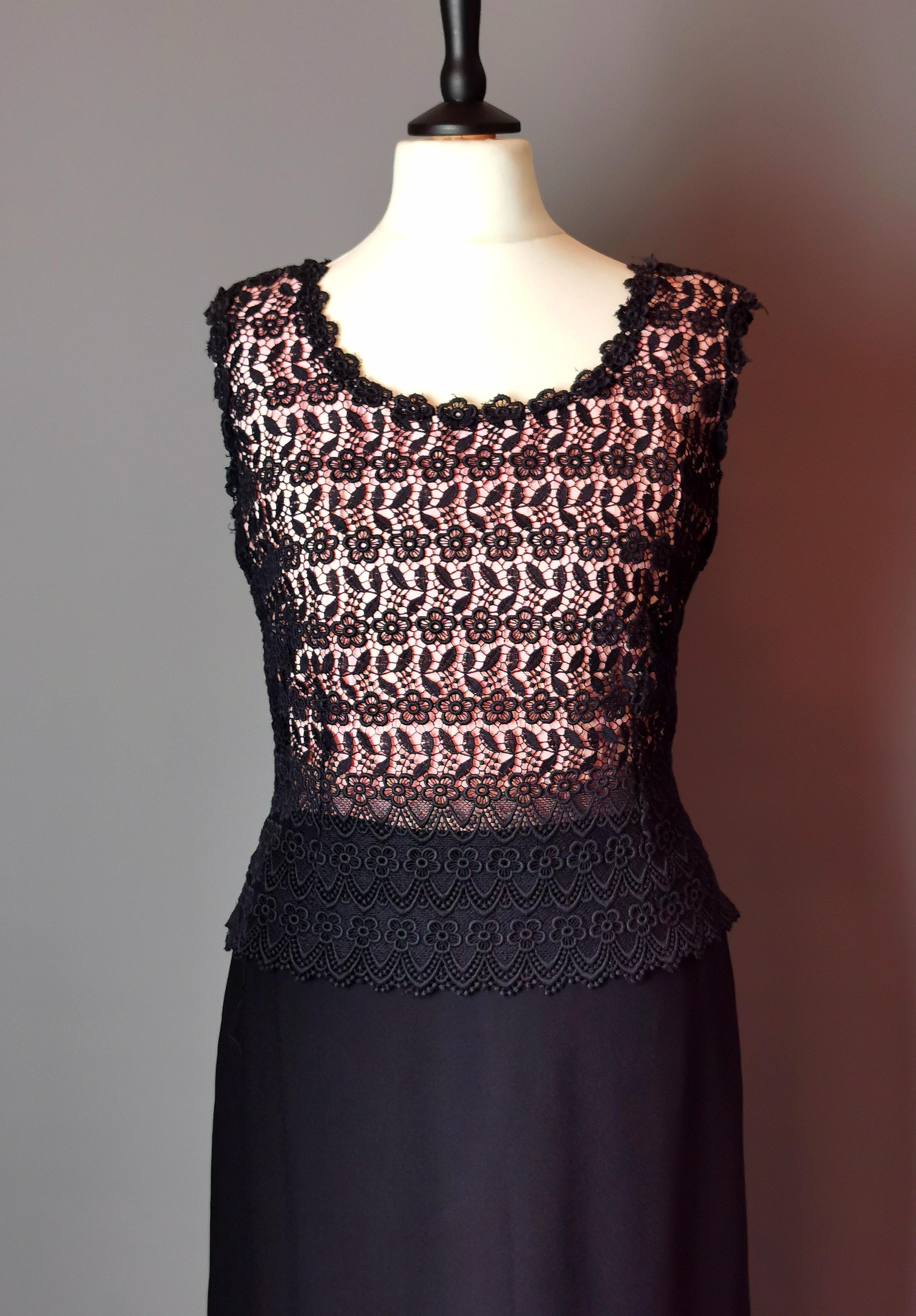 Vintage 1970s Guipure lace overlay dress, Black and Pink  For Sale 5