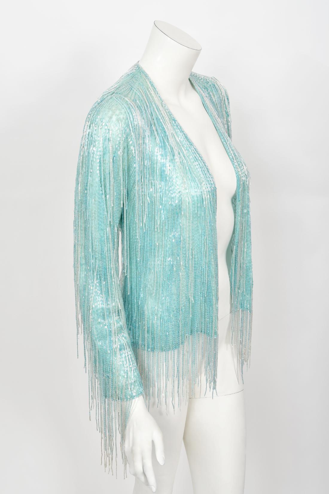 Halston Couture - Cardigan disco vintage à franges en soie perlée bleu glace, années 1970 1