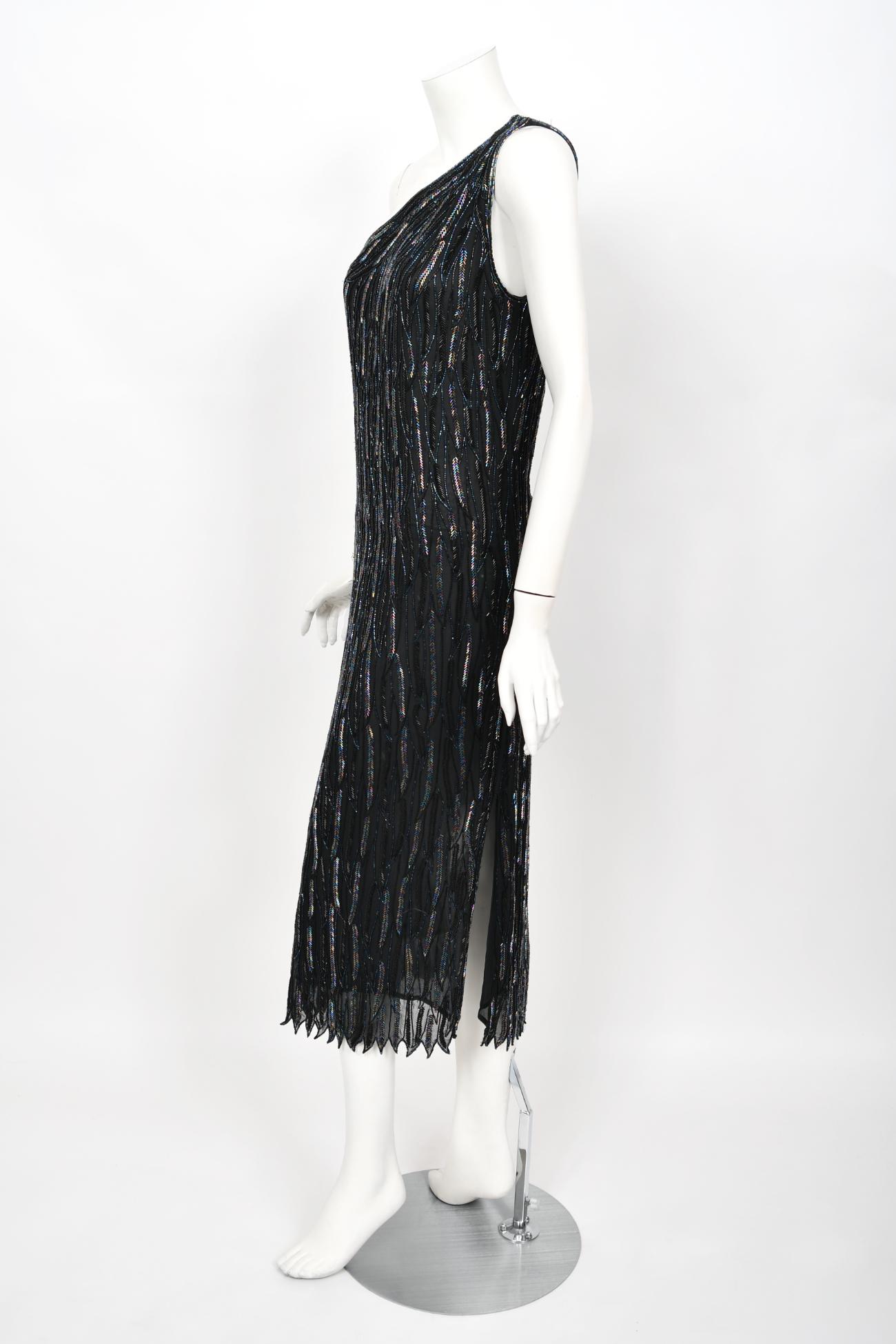 Vintage 1970er Halston Couture schillerndes, perlenbesetztes, schwarzes Seiden-Ein-Schulter-Kleid  im Angebot 1