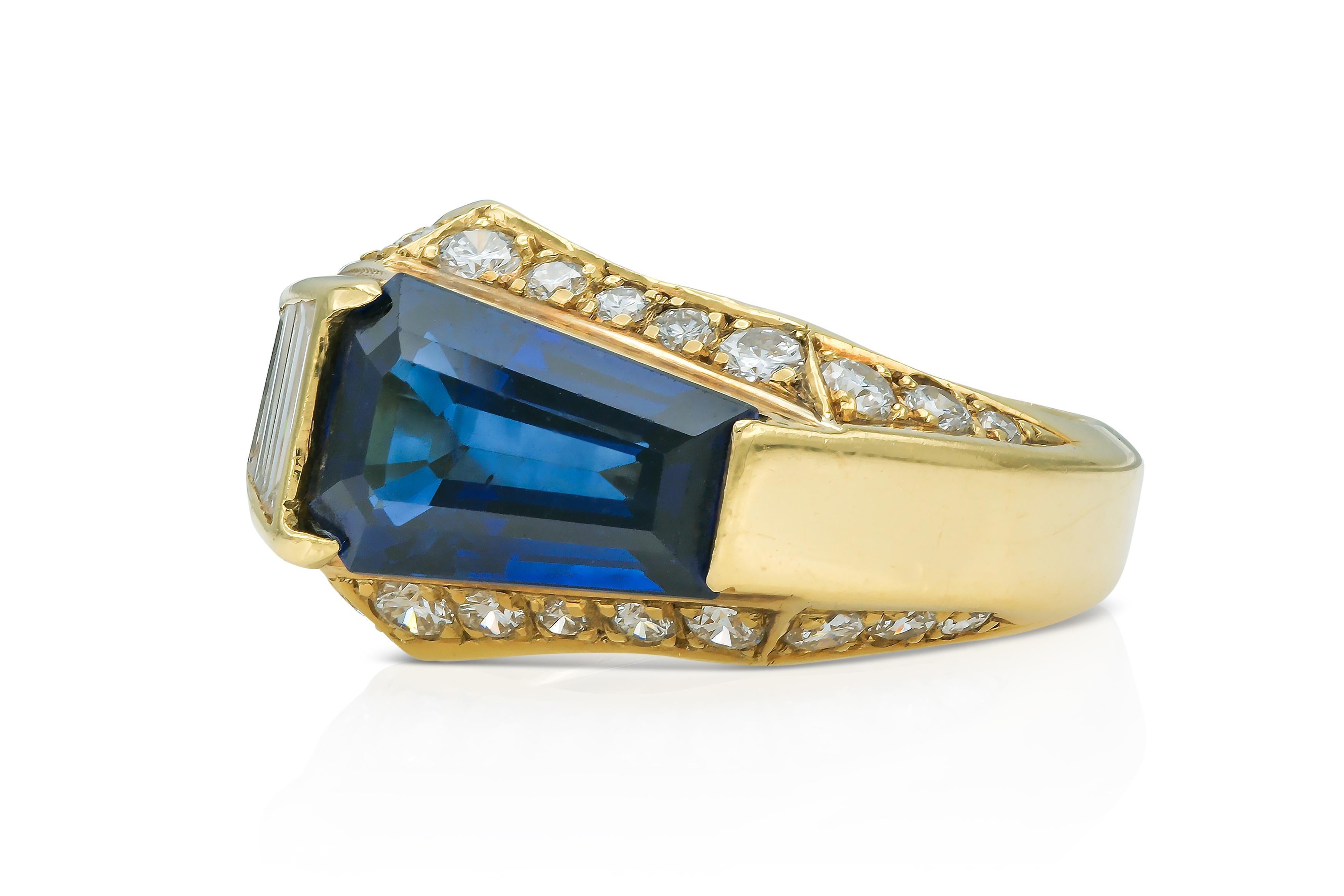 Anillo vintage de los años 70 Hammerman Brothers de zafiro y diamantes de 3,36 quilates Corte de escudo en venta