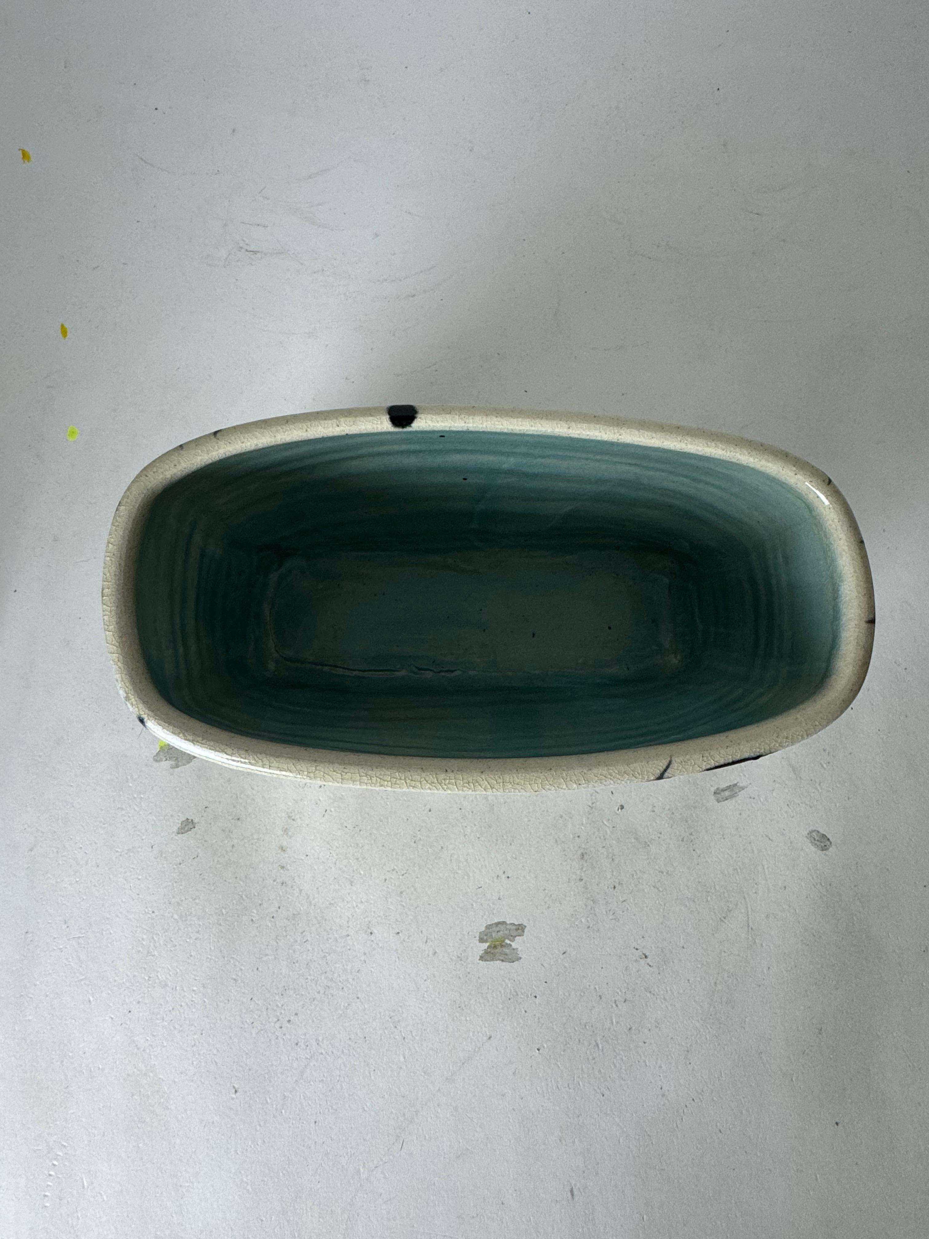 Paire de poteries d'art populaire peintes à la main des années 1970, signées par l'artiste en vente 2