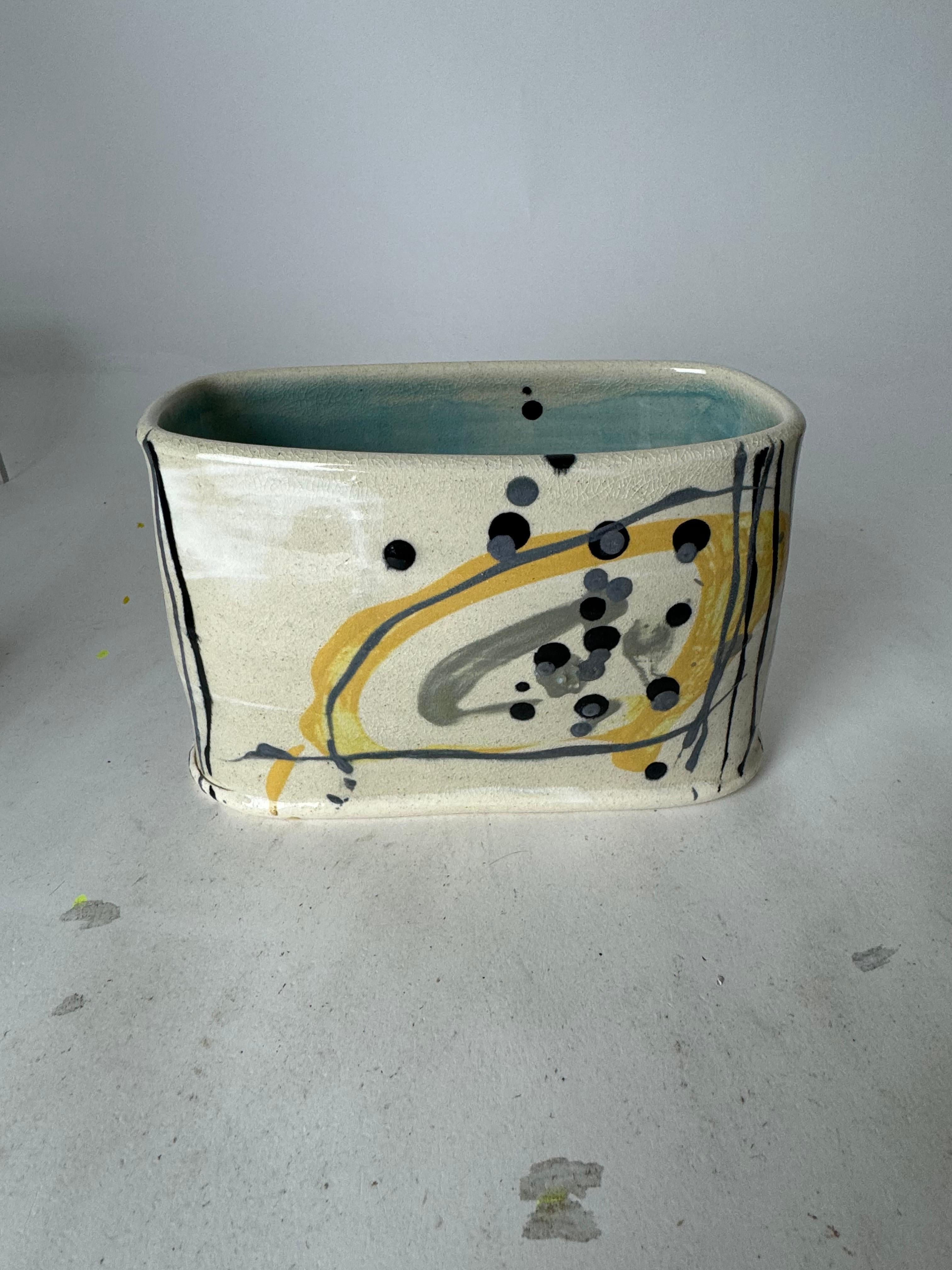 Fin du 20e siècle Paire de poteries d'art populaire peintes à la main des années 1970, signées par l'artiste en vente