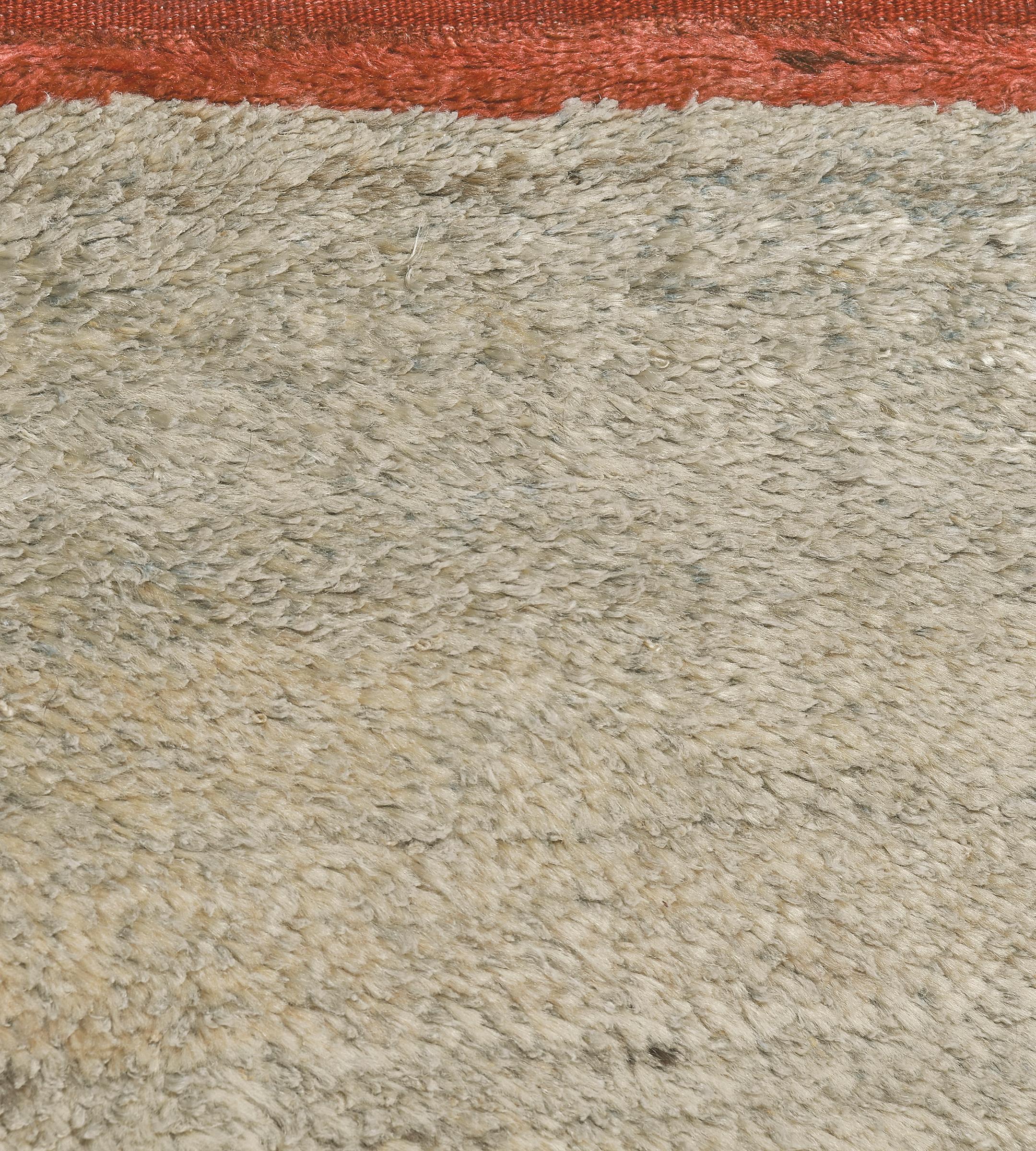 Tapis déco turc vintage des années 1970 en laine et ourlet avec bordure rouge Bon état - En vente à West Hollywood, CA