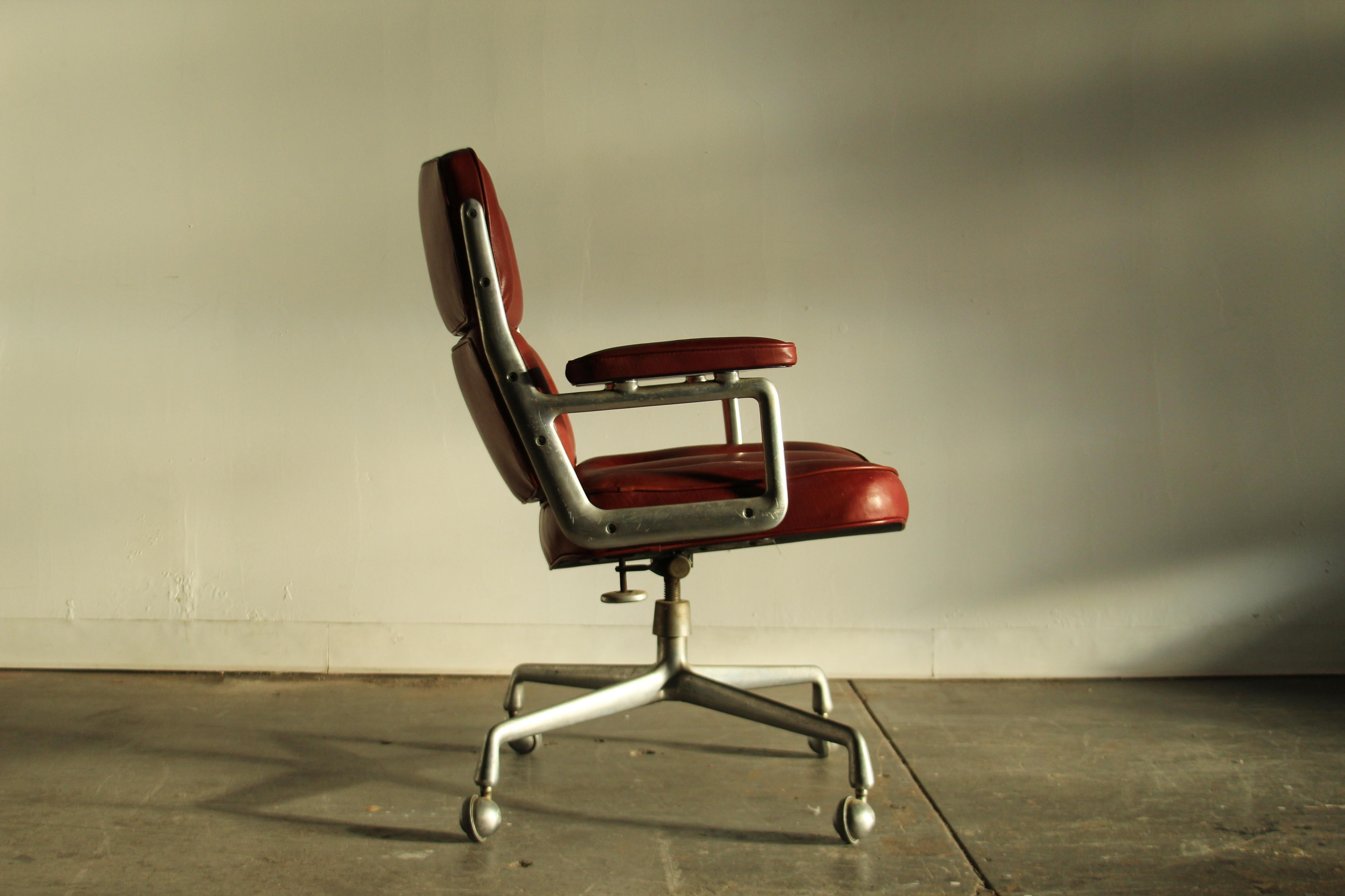 Mid-Century Modern Vintage 1970s Herman Miller Eames Time Life Executive Chair in Calfskin Leather