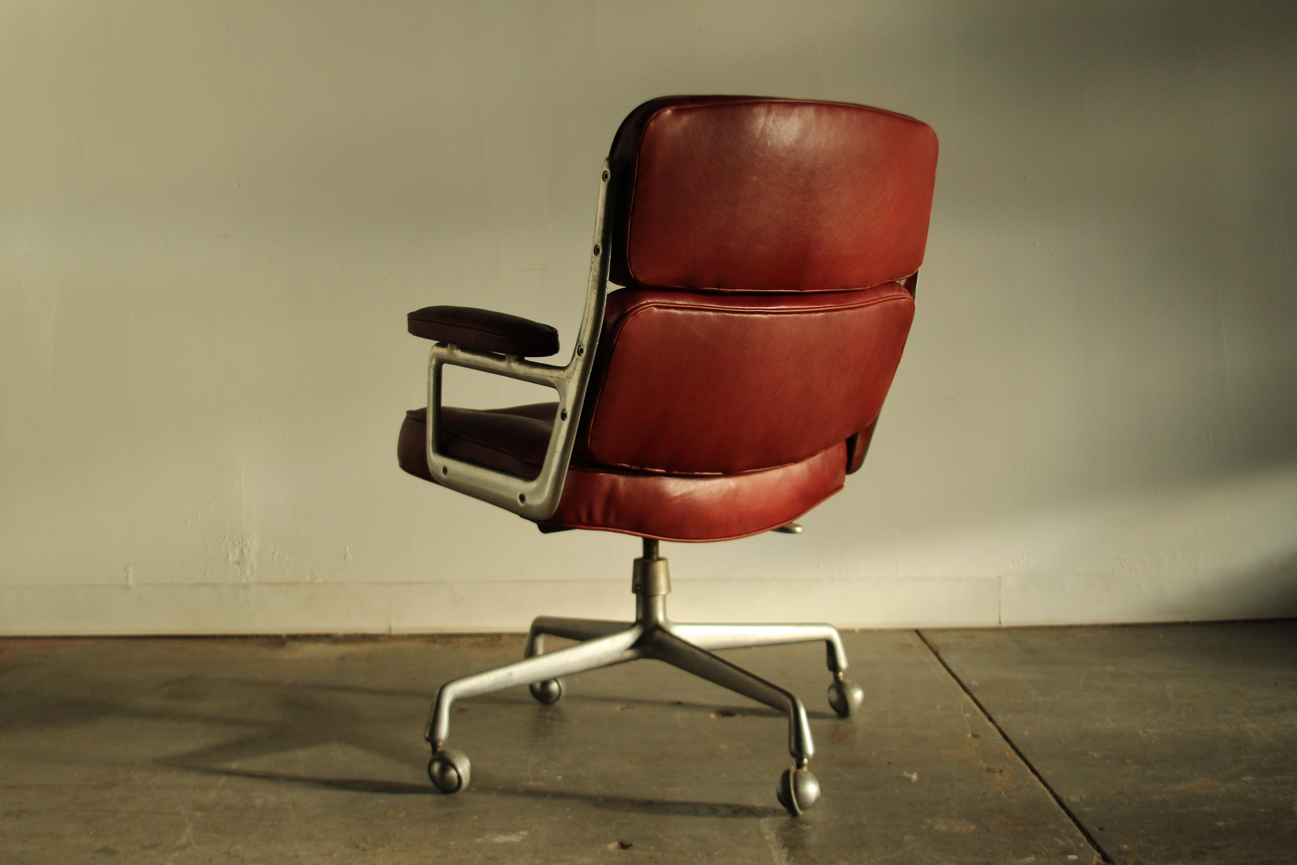 Aluminum Vintage 1970s Herman Miller Eames Time Life Executive Chair in Calfskin Leather