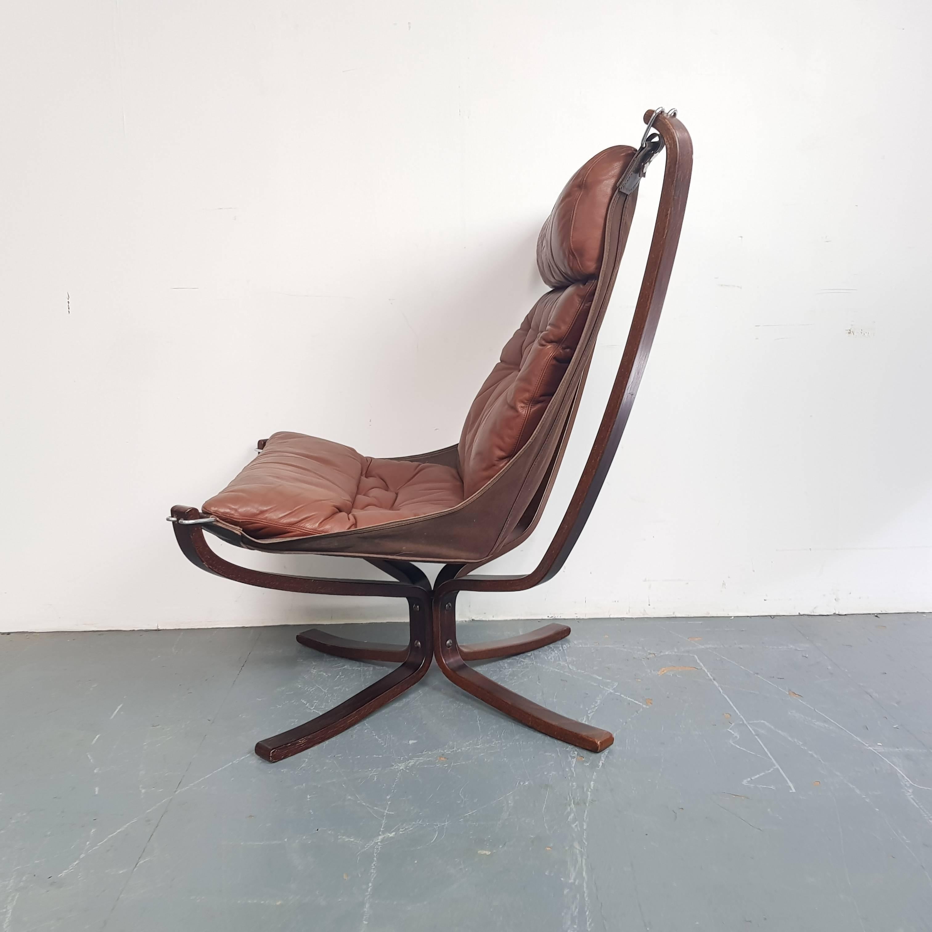 Vintage 1970s High Back Brown Leather Falcon Chair Designed by Sigurd Resell In Good Condition For Sale In Lewes, East Sussex