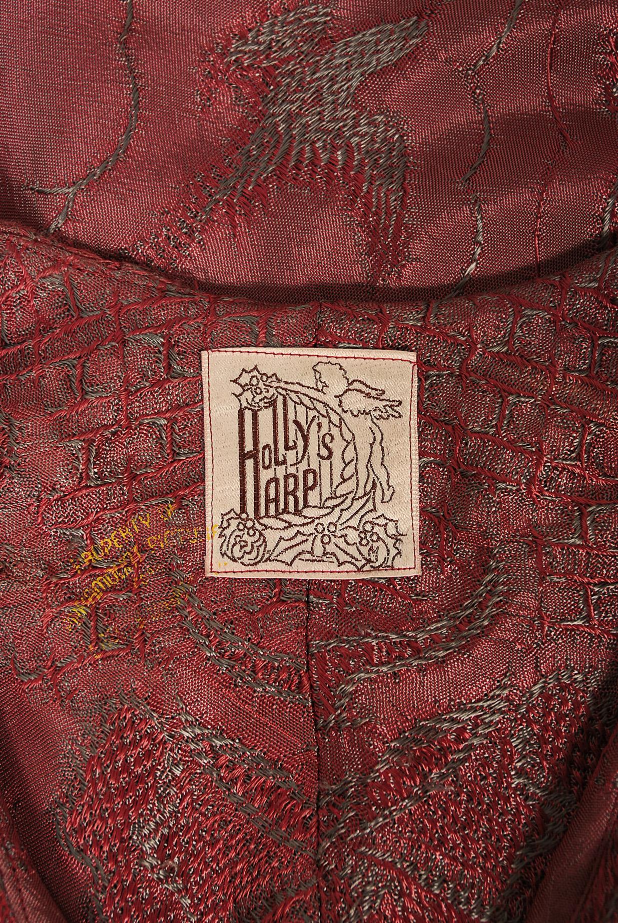 Holly's Harp Burgunderfarbenes Brokat-Kleid mit schrägem Schnitt und Vogelgarten-Druck, 1970er Jahre   im Angebot 9