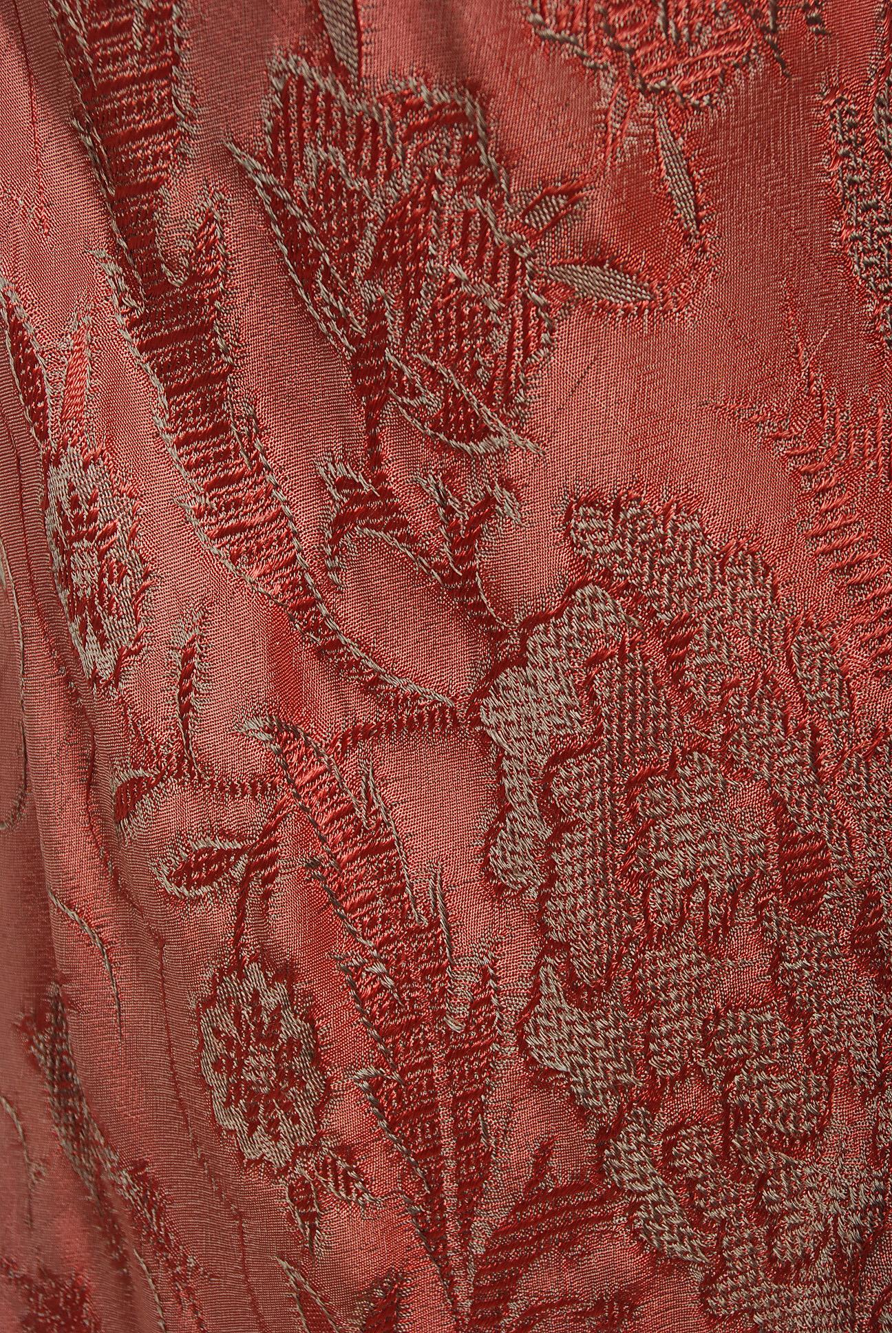 Holly's Harp Burgunderfarbenes Brokat-Kleid mit schrägem Schnitt und Vogelgarten-Druck, 1970er Jahre   im Angebot 2