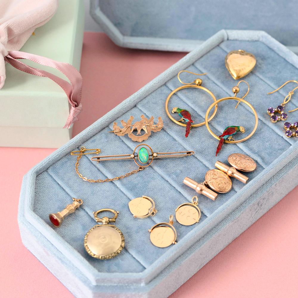 i love you spinning necklace