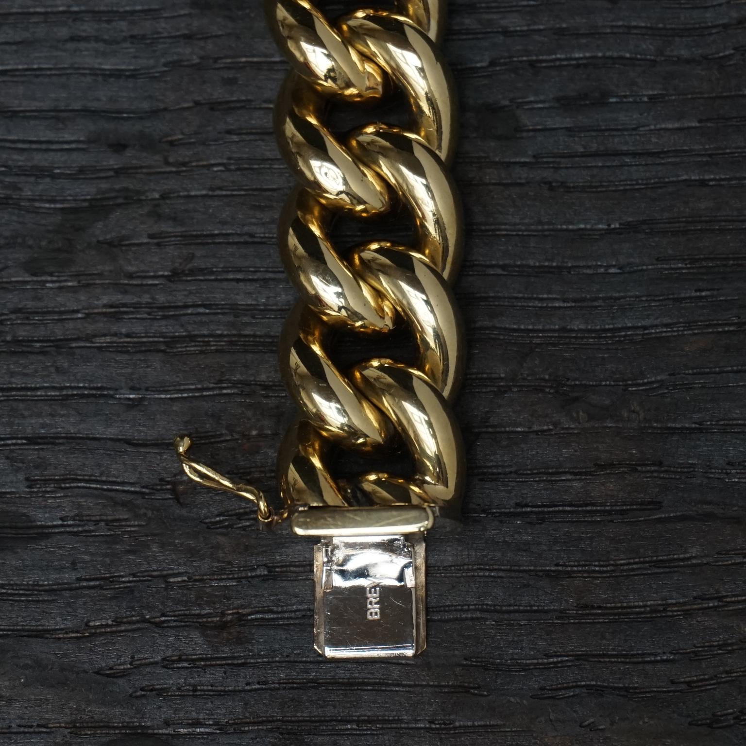 Vintage 1970s Italian 14 Karat Yellow Gold Big Chain Hollow Link Bracelet For Sale 3