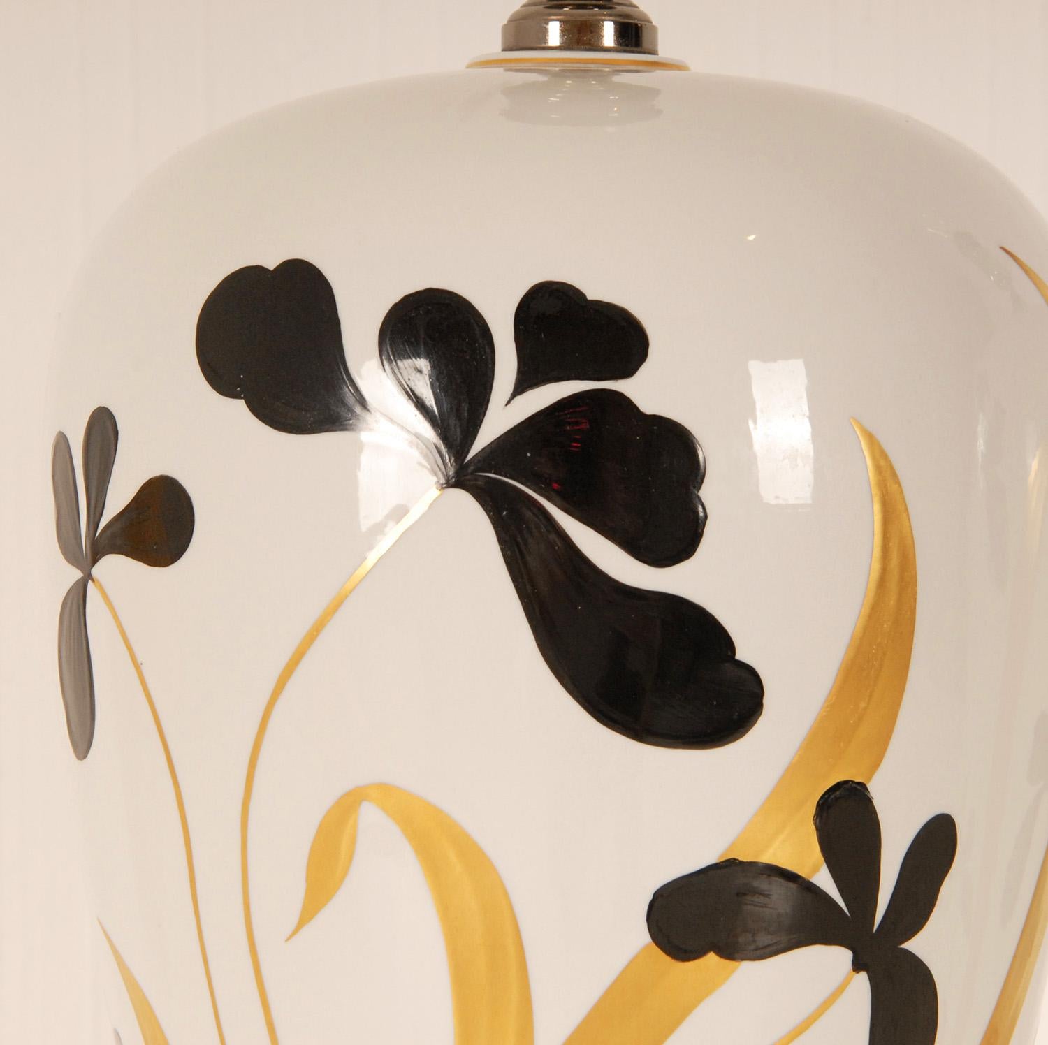 Vintage 1970s Italian Ceramic Vase Lamps Gold Black White Porcelain, a Pair For Sale 5
