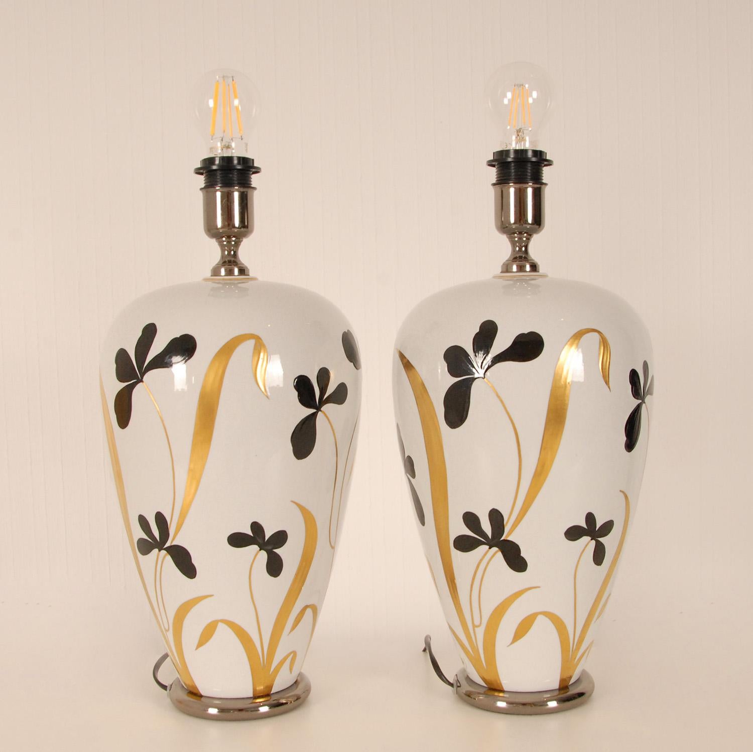 Vintage 1970s Italian Ceramic Vase Lamps Gold Black White Porcelain, a Pair For Sale 3