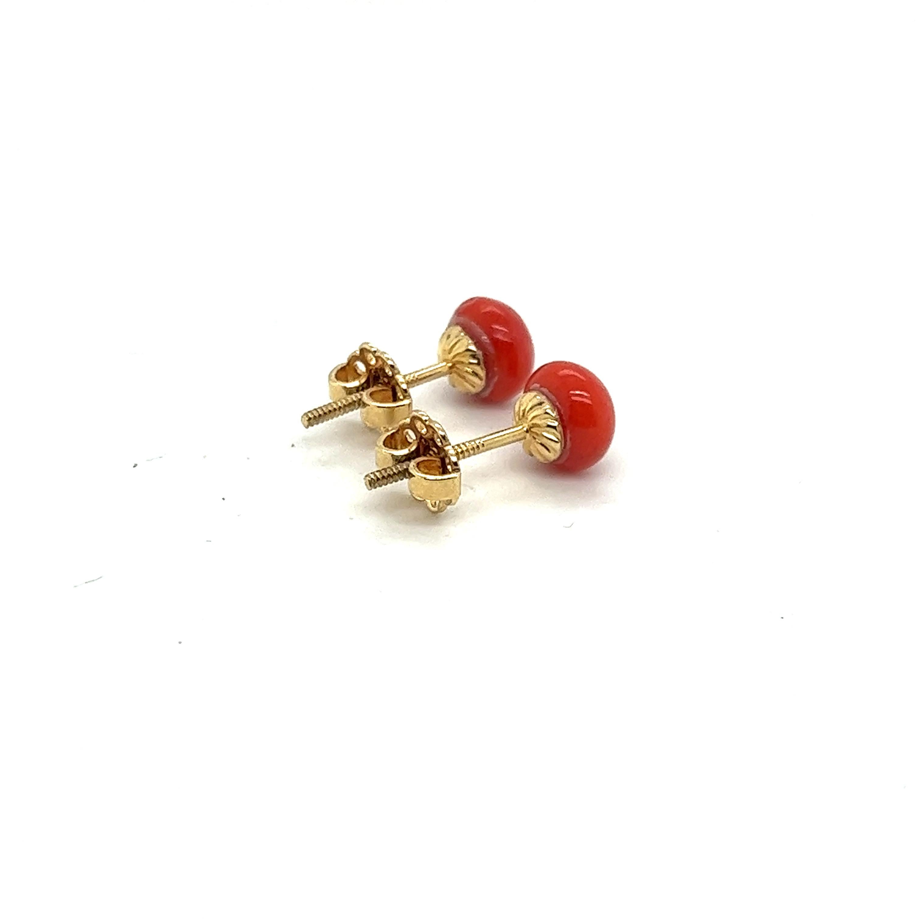 Contemporary Vintage 1970's Italian Coral Earrings - 7.50mm Diameter - 18K Yellow Gold Screw  For Sale