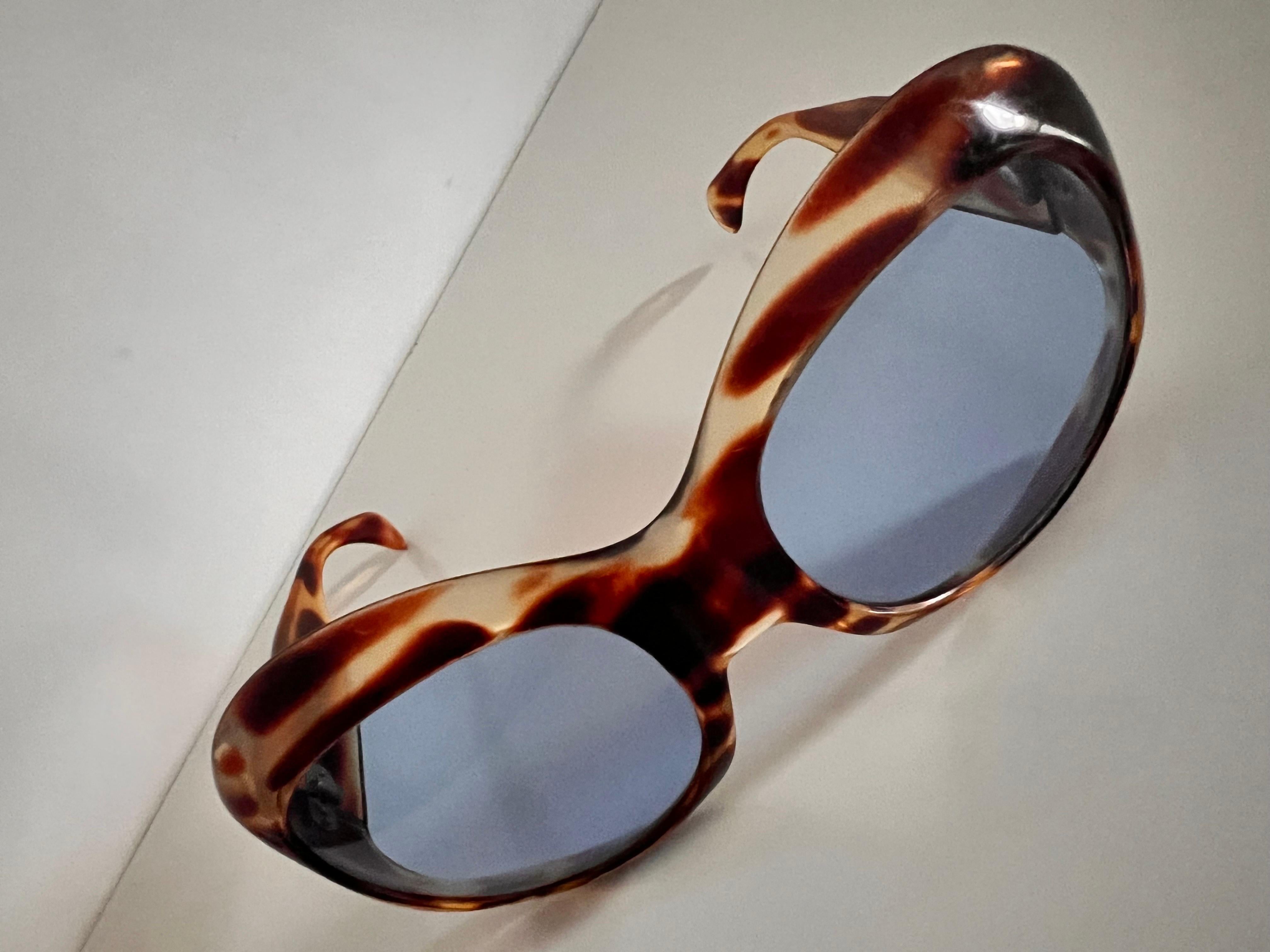 Vintage 1970’s Italian faux tortoiseshell oversized sunglasses with blue lenses 1