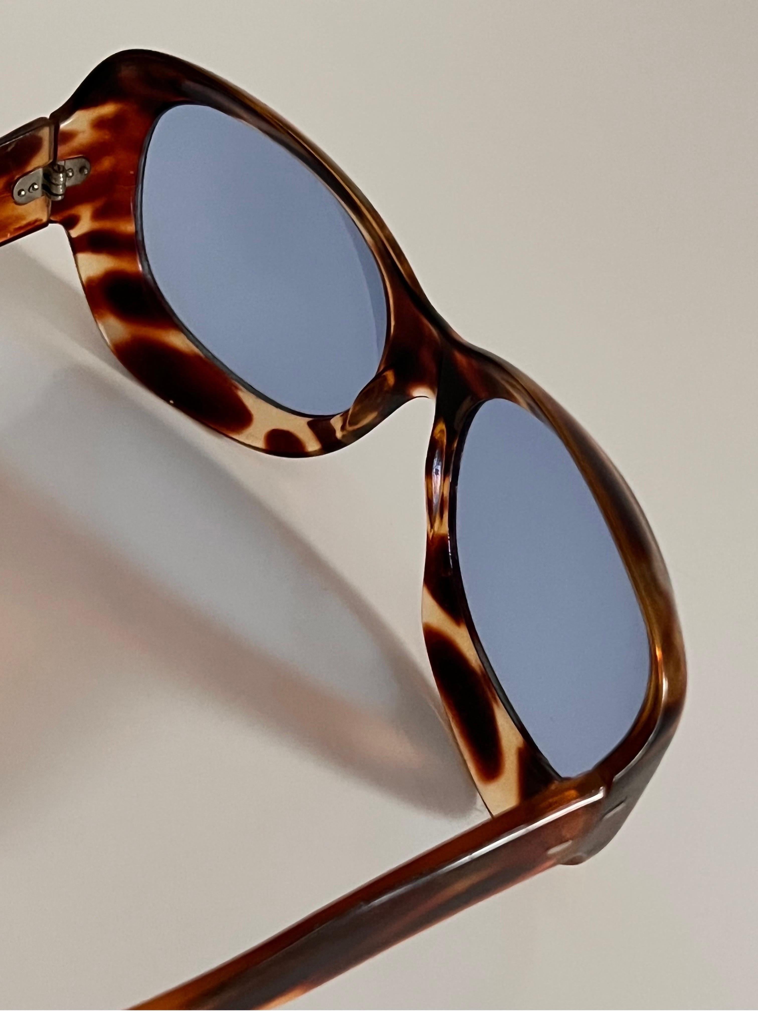 Vintage 1970’s Italian faux tortoiseshell oversized sunglasses with blue lenses 4