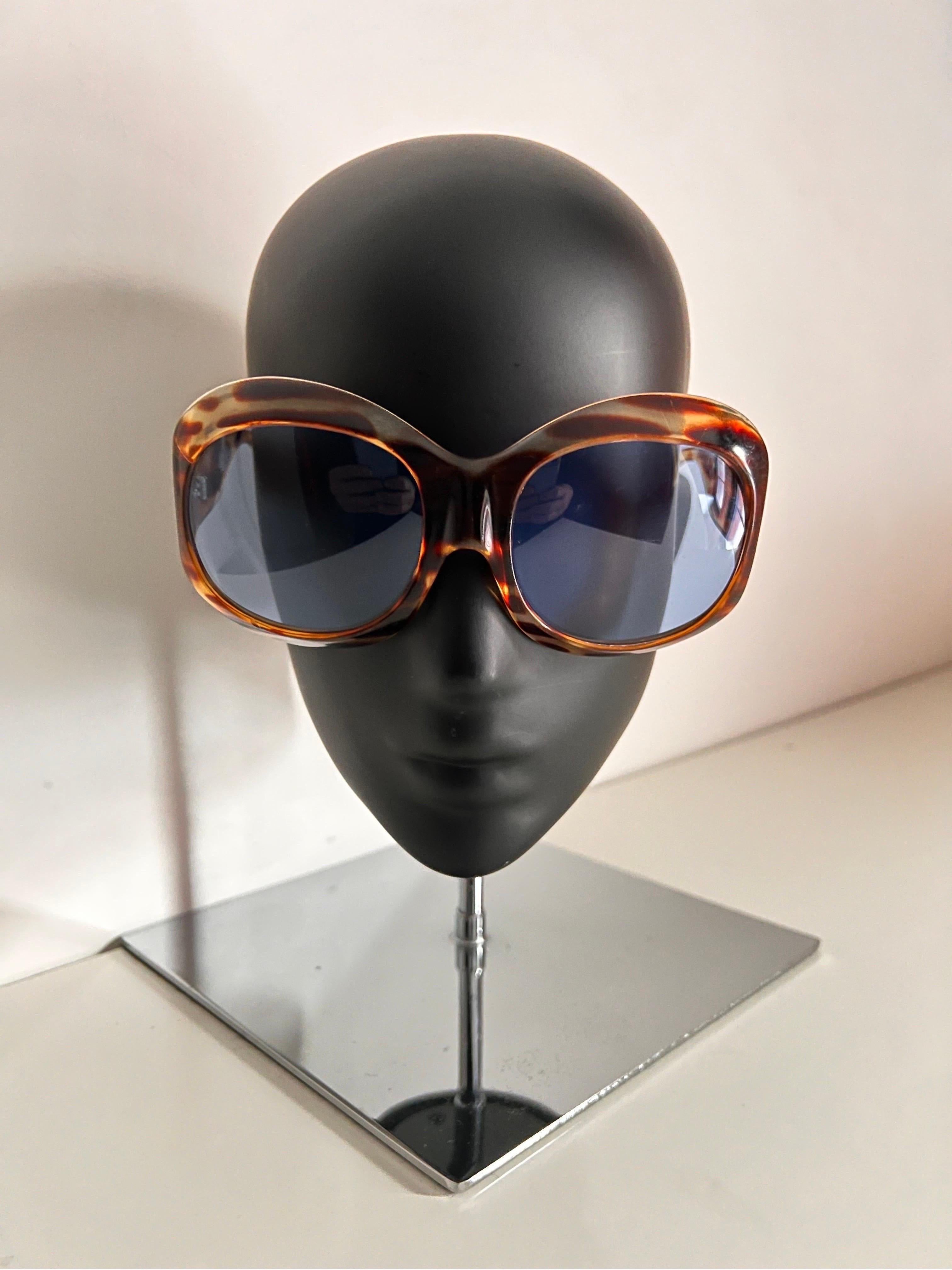 Vintage 1970’s Italian faux tortoiseshell oversized sunglasses with blue lenses 5