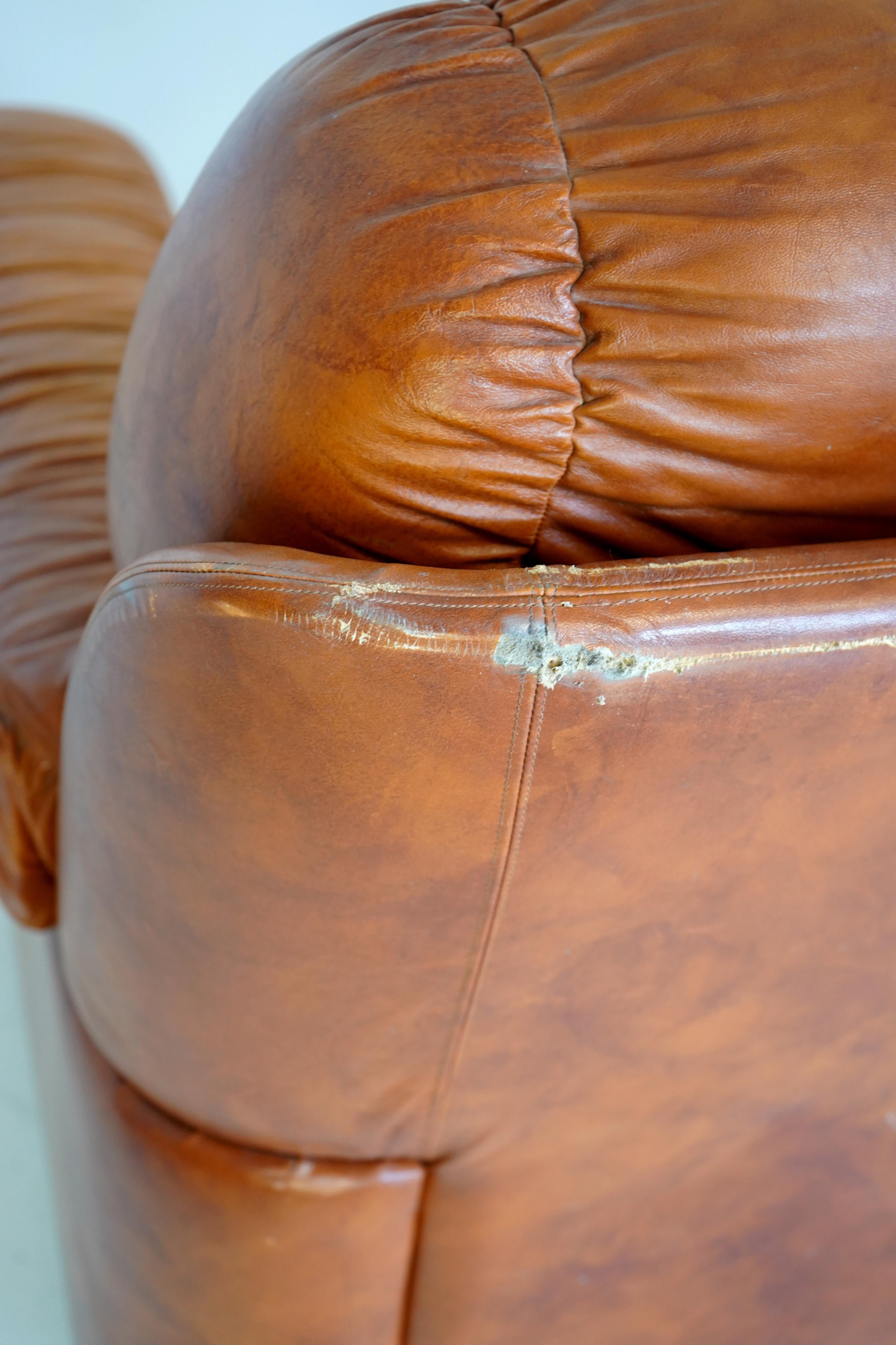 Vintage 1970s Italian Leather 3 - Seat Sofa For Sale 3