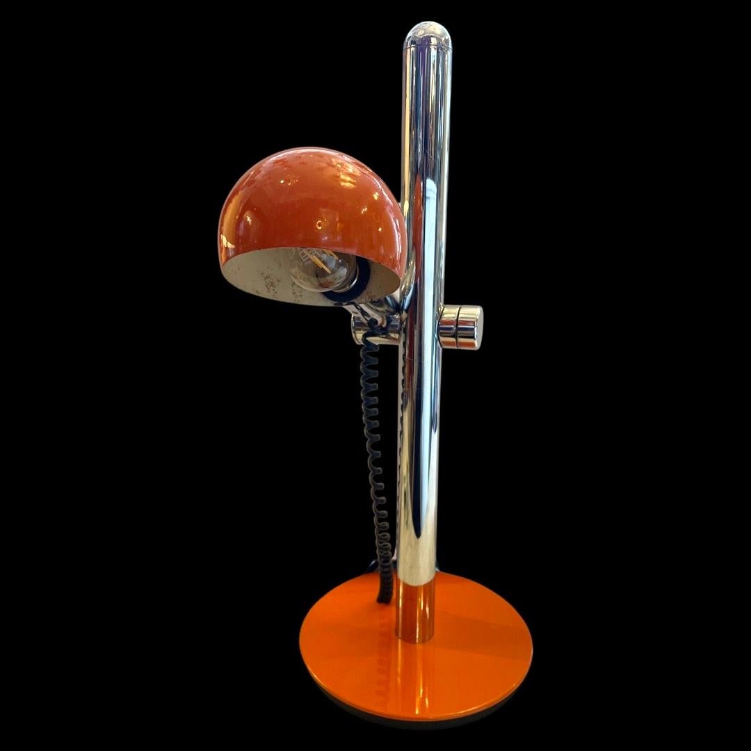Fin du 20e siècle Lampe de bureau italienne orange vintage des années 1970 en vente