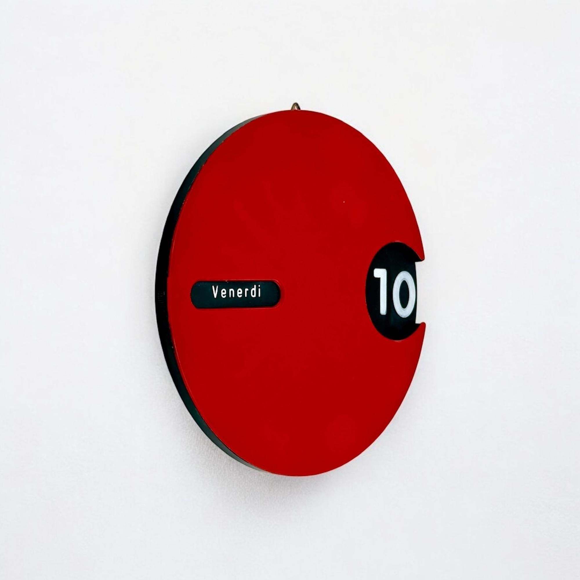 Vintage 1970s Italian Space Age Calendar - Retro Futuristic Red Timepiece In Good Condition In San Benedetto Del Tronto, IT