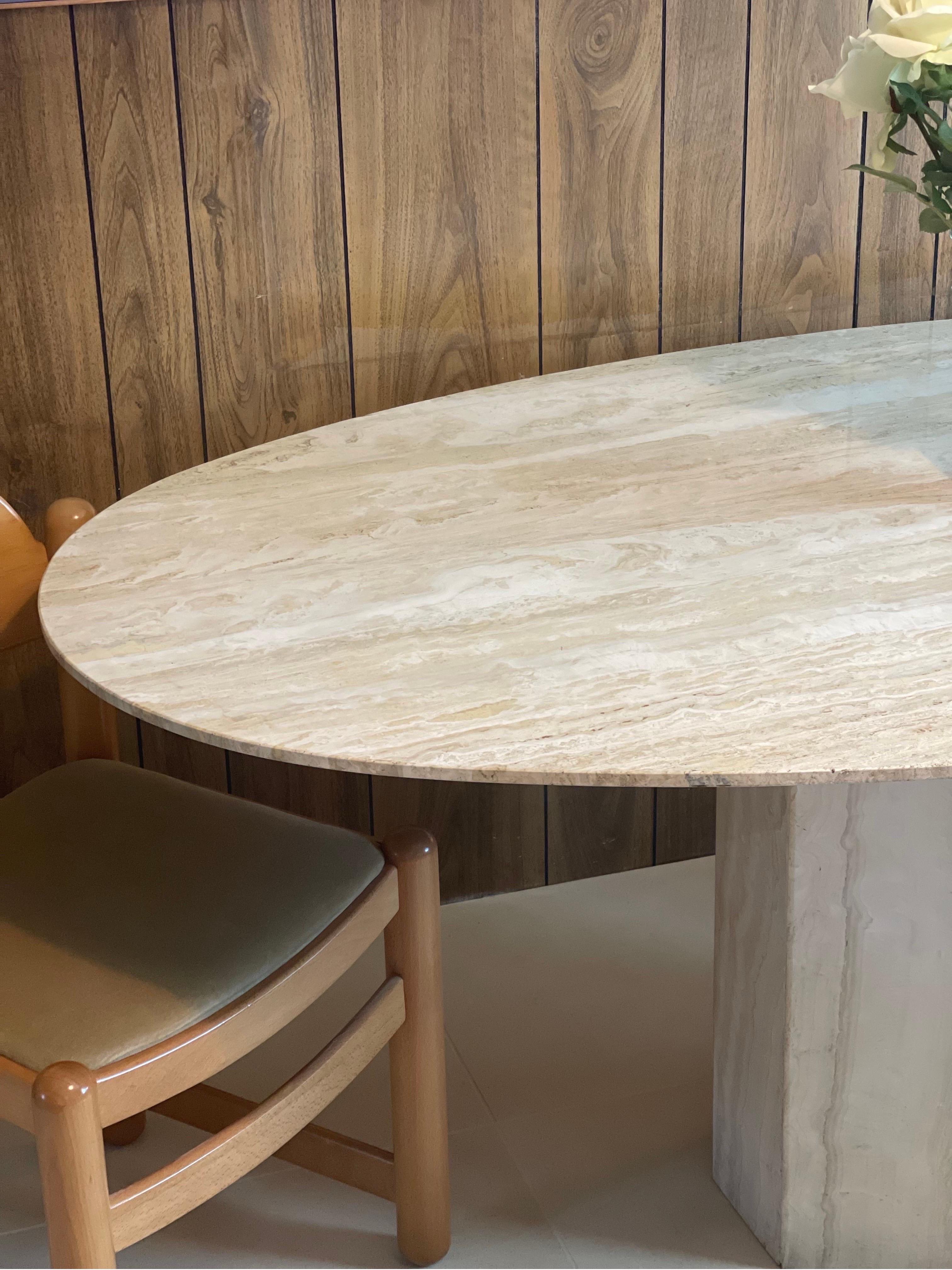 Vintage 1970 Italian Travertine Stone Oval Dining Table Bon état à Los Angeles, CA