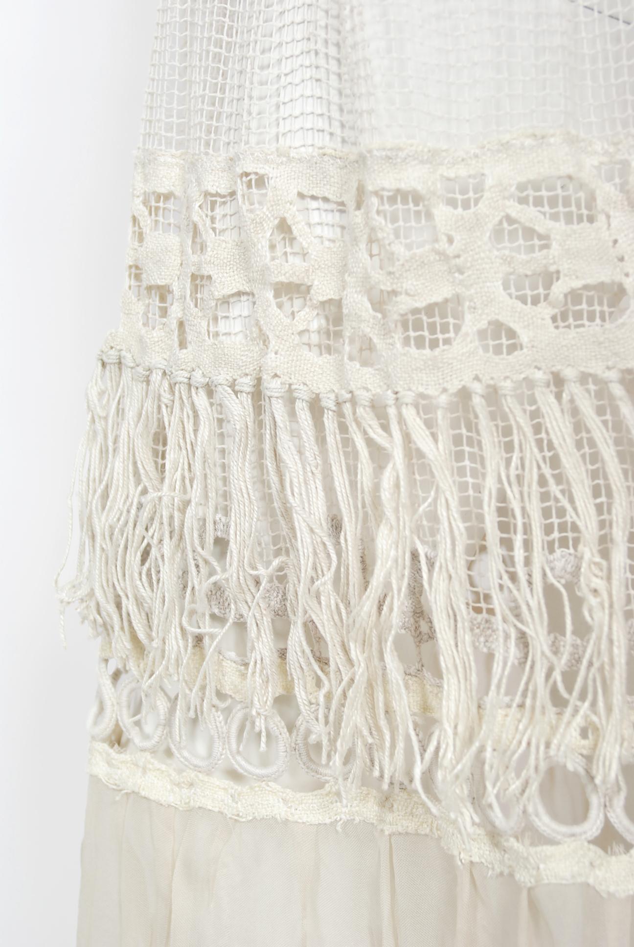 Vintage 1970er Elfenbein gemischte Spitze durchsichtige Baumwolle böhmische Flatter-Ärmel Brautkleid im Angebot 7