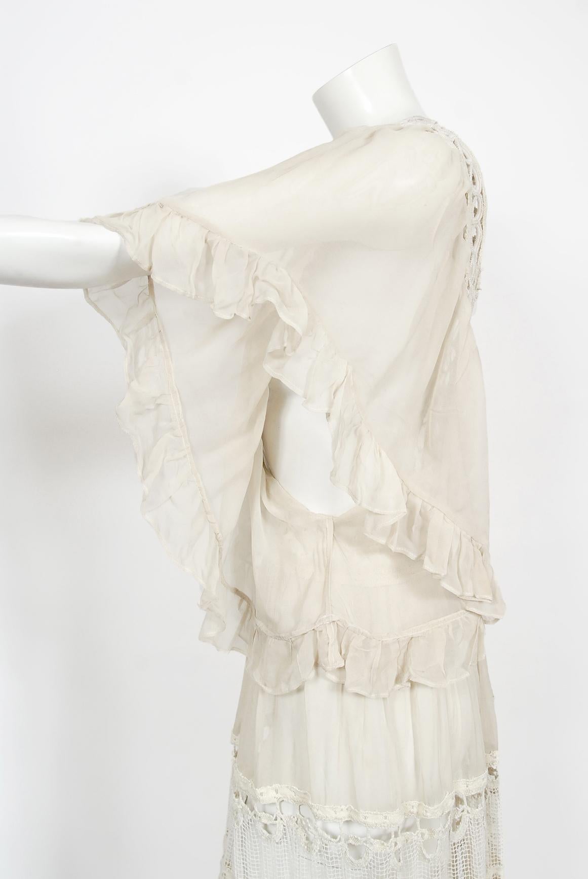 Vintage 1970er Elfenbein gemischte Spitze durchsichtige Baumwolle böhmische Flatter-Ärmel Brautkleid im Angebot 2