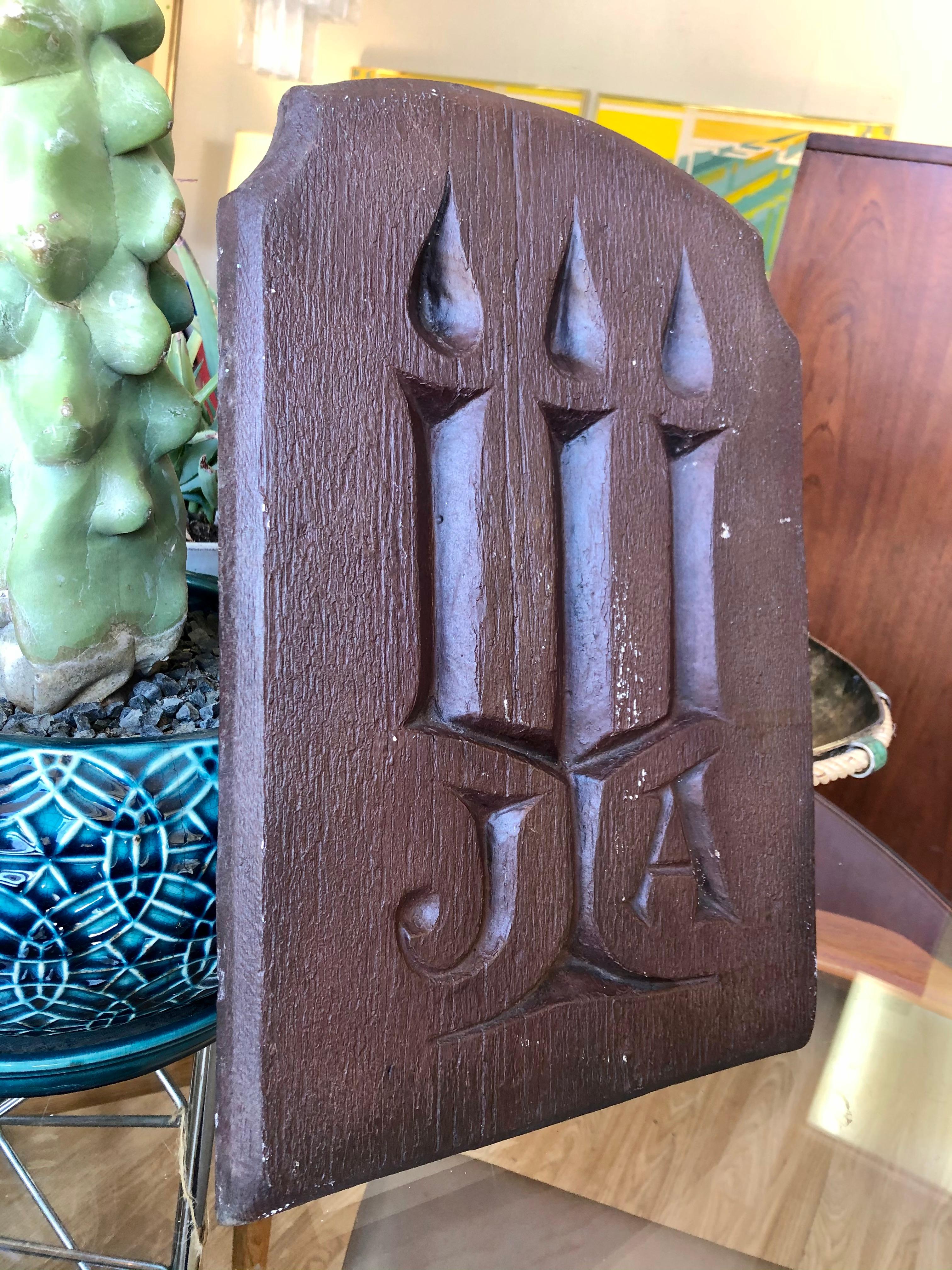 This vintage James Avery plaque is in overall good condition. Bronze patinated and incised to look like wood. It's a store sign/plaque,
circa 1970s, USA.
Dimensions:
16.5