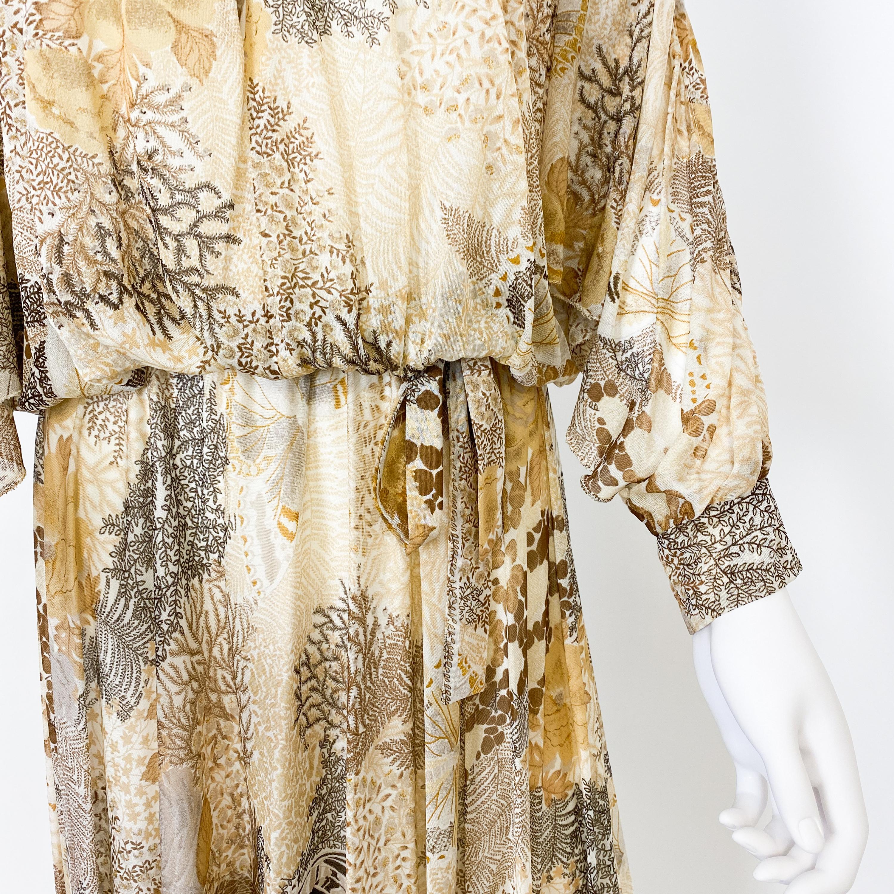 Robe en mousseline de jersey des années 1970 avec manches ouvertes en forme d'ailes de bœuf Taille 8/10 en vente 2