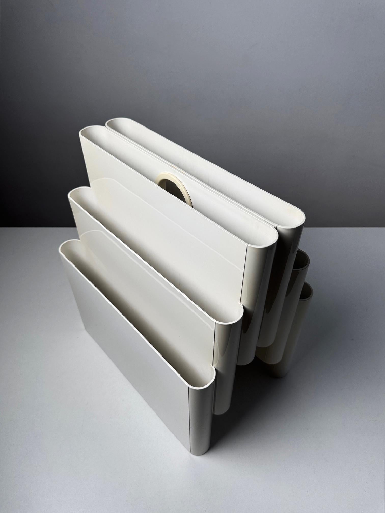 Vintage 1970s Kartell Magazine Rack by Giotto Stoppino – Iconic Italian Design For Sale 1