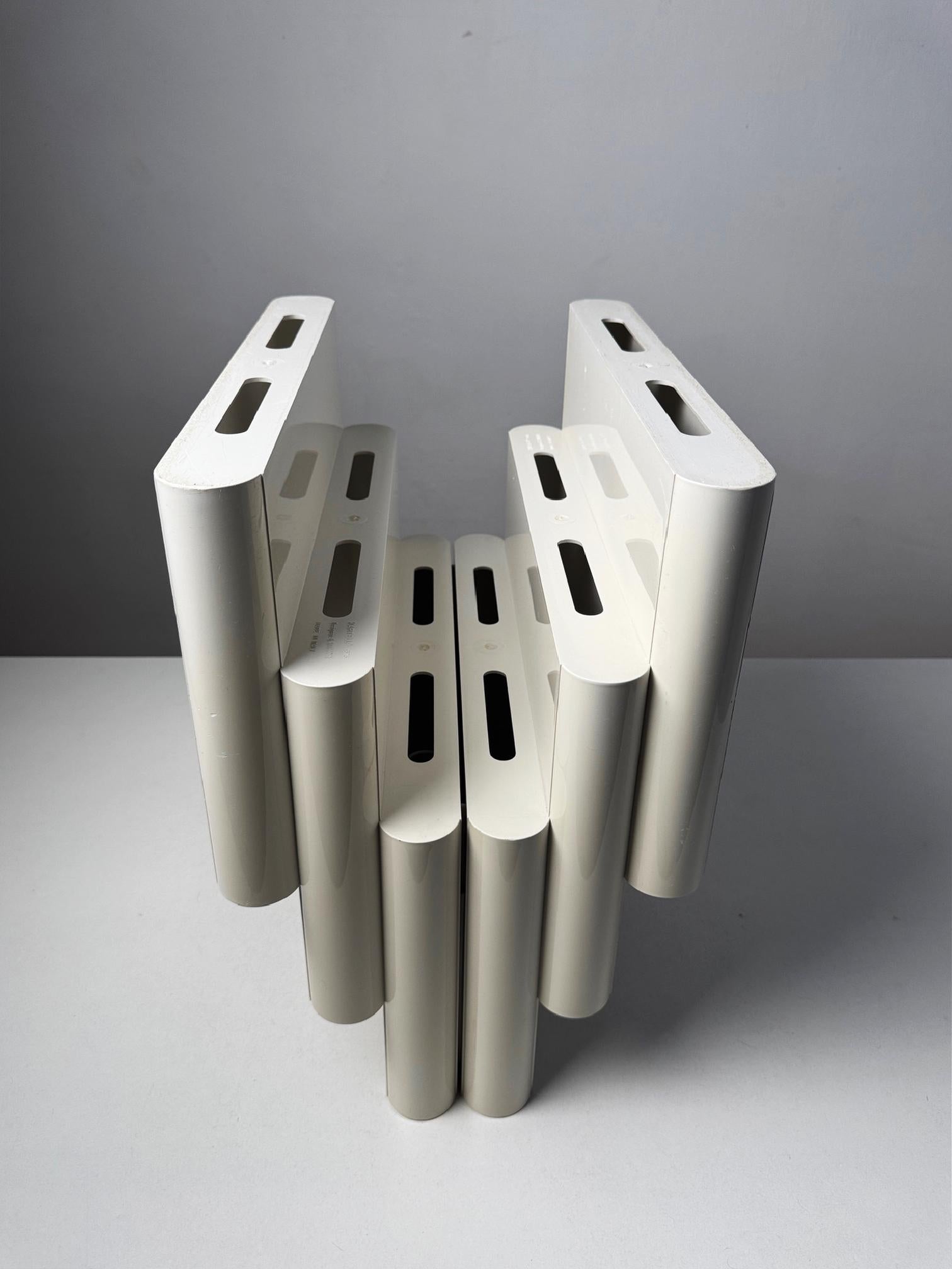 Vintage 1970s Kartell Magazine Rack by Giotto Stoppino – Iconic Italian Design For Sale 2