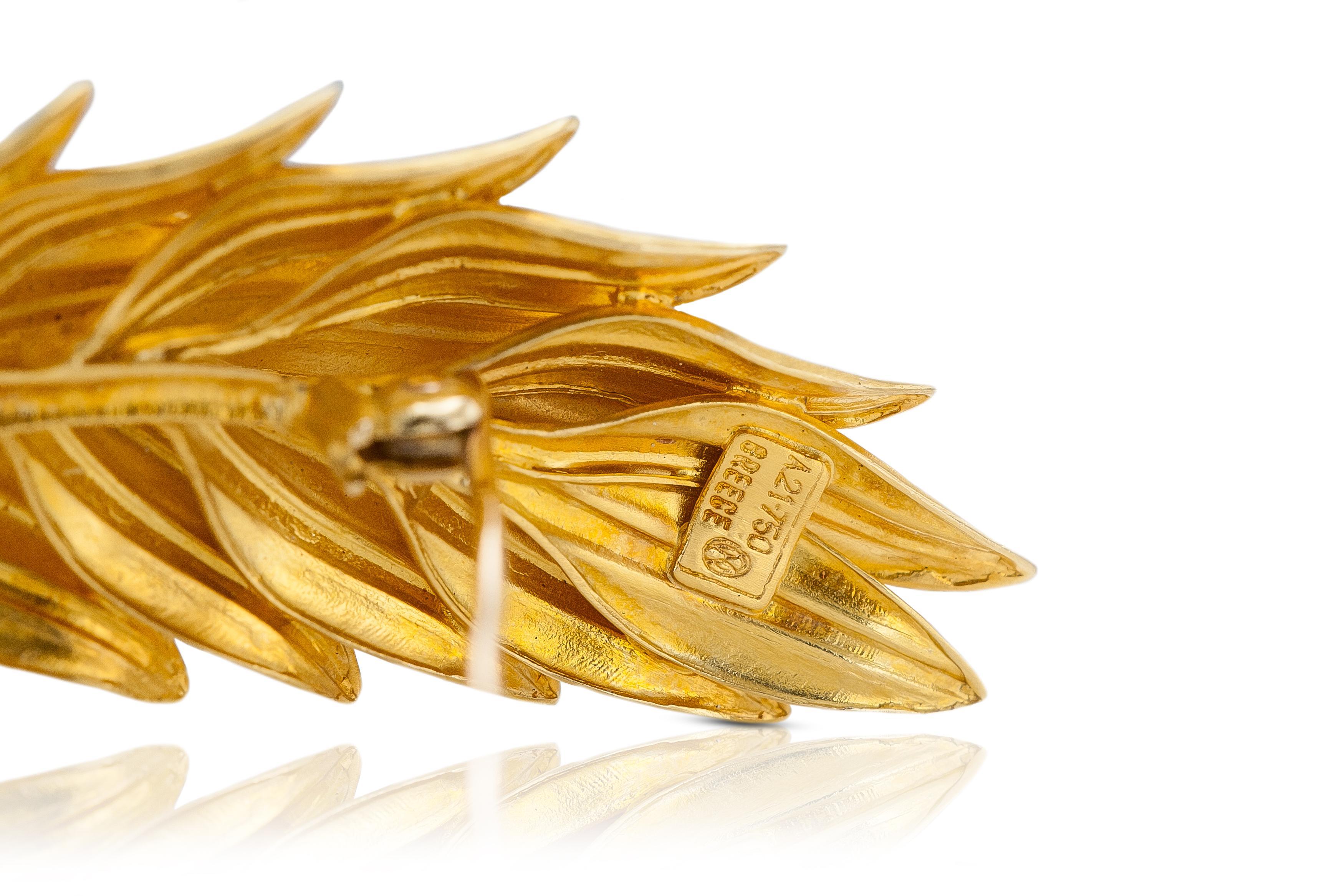 Women's or Men's Vintage 1970s Lalaounis Gold Feathers Brooch For Sale