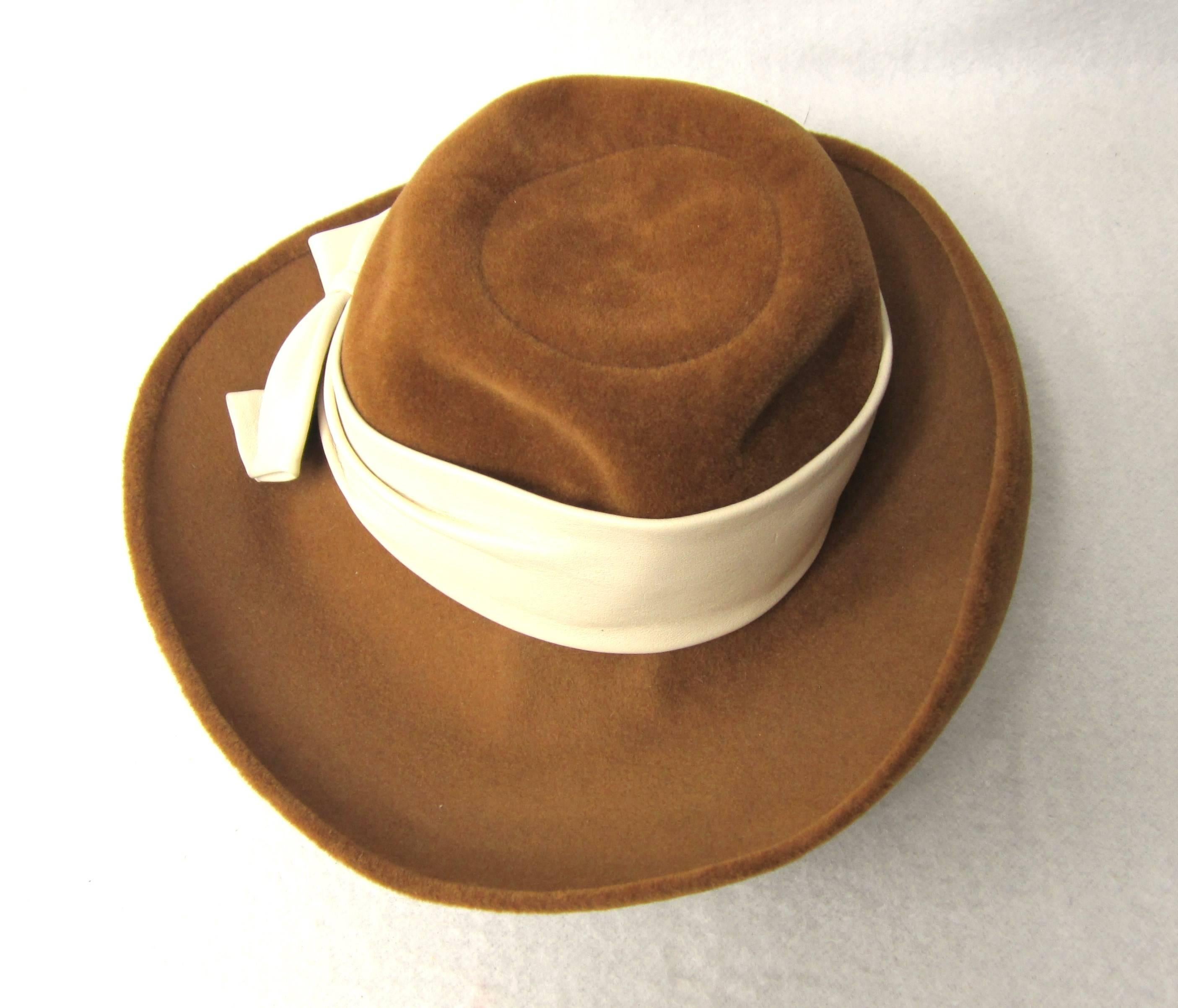 Vintage 1970s Large Felt Wide Brim Hat  In Good Condition In Wallkill, NY