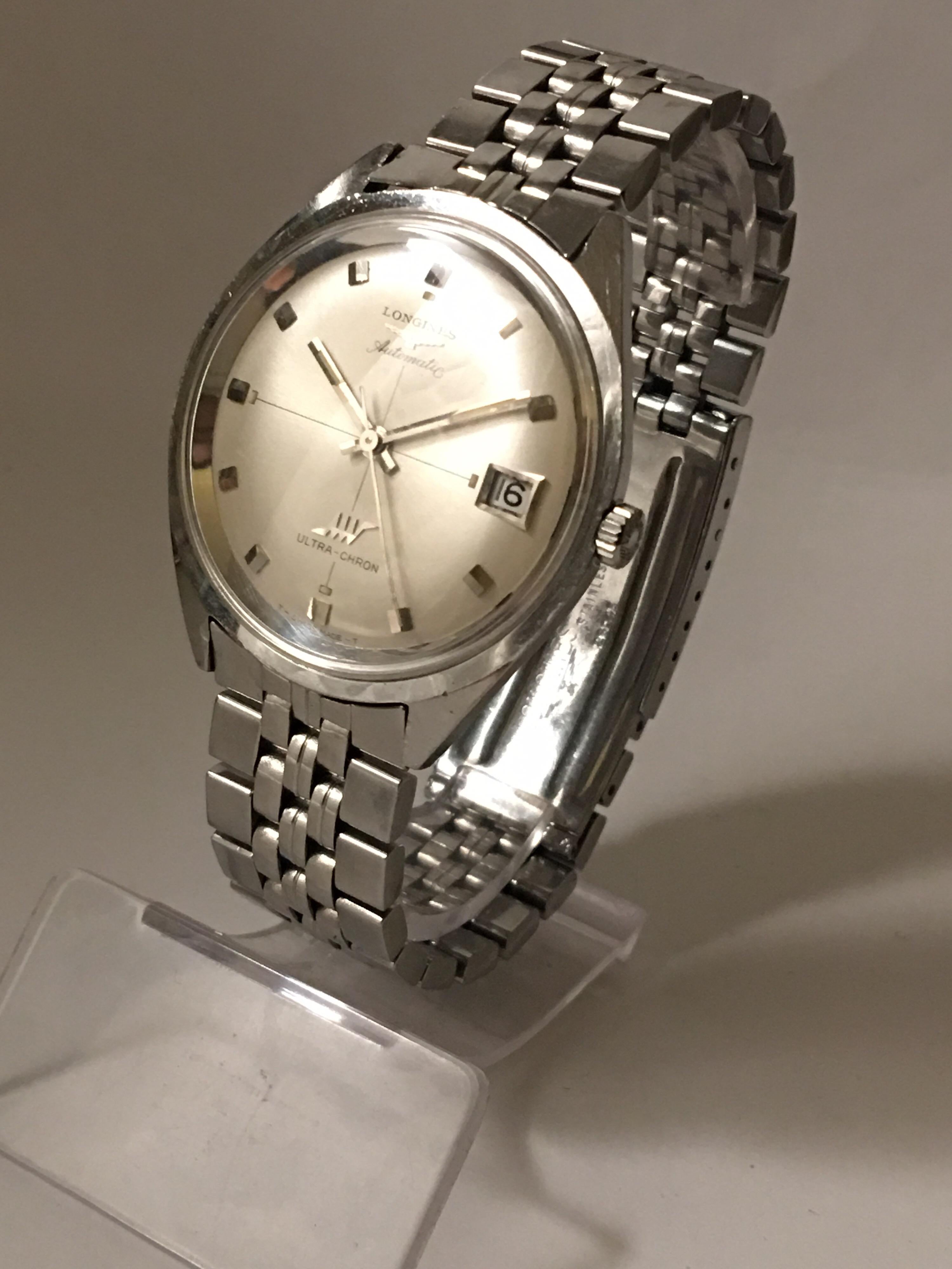 Vintage 1970s Longines Automatic Ultra-Chron Wristwatch For Sale 4