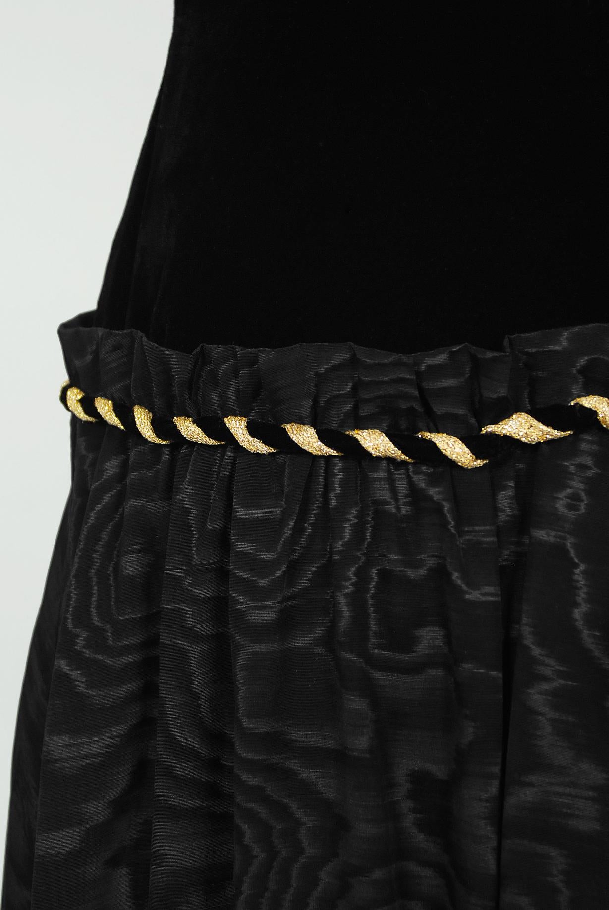 Loris Azzaro Couture Schwarz-goldenes Korsettkleid aus Seide und Samt mit Schnürung, 1970er Jahre im Angebot 3