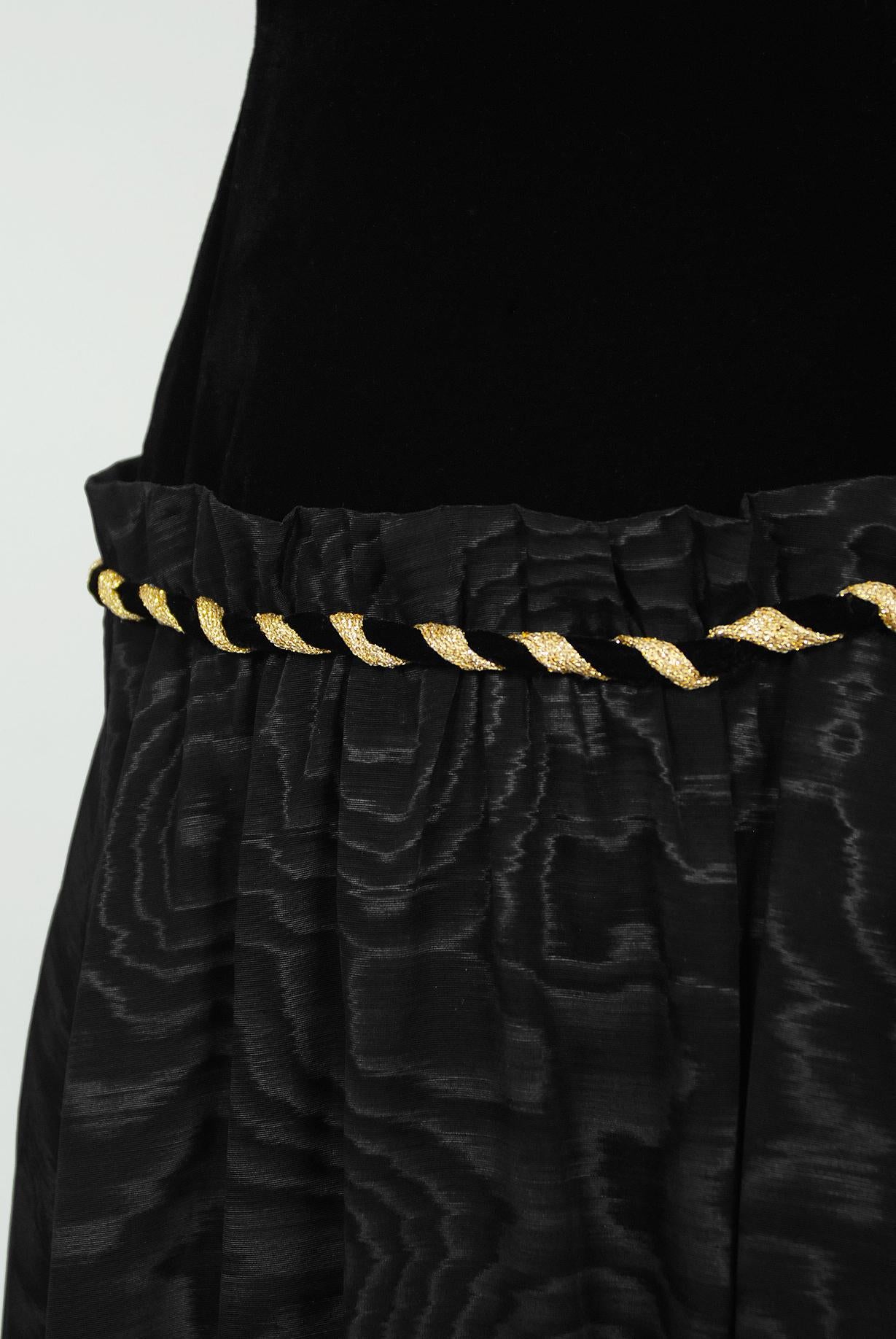 1970s Loris Azzaro Couture Black Metallic Gold Silk & Velvet Lace-Up Corset Gown For Sale 3
