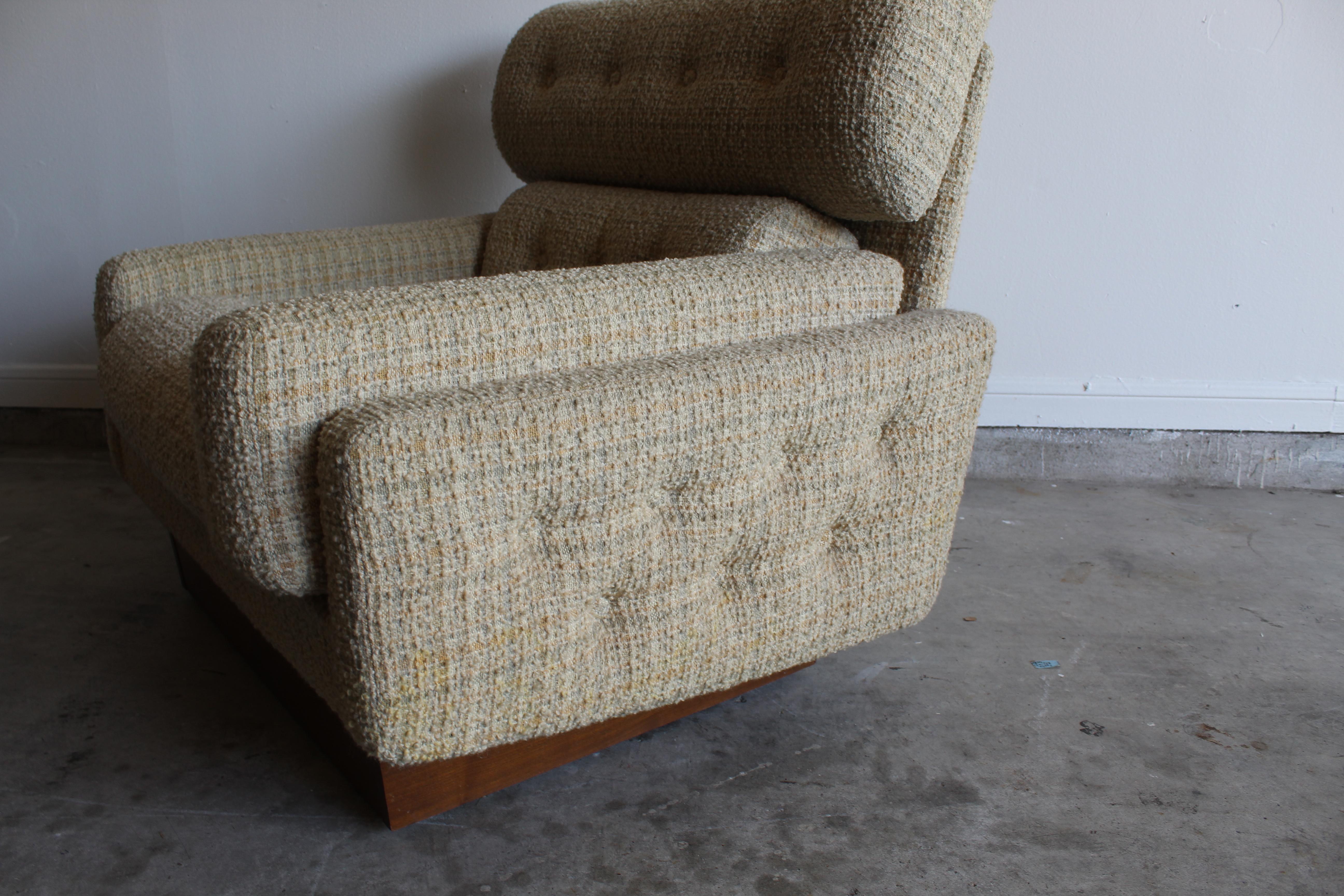 Vintage 1970s Lounge Chair with Plinth Base In Good Condition For Sale In Houston, TX