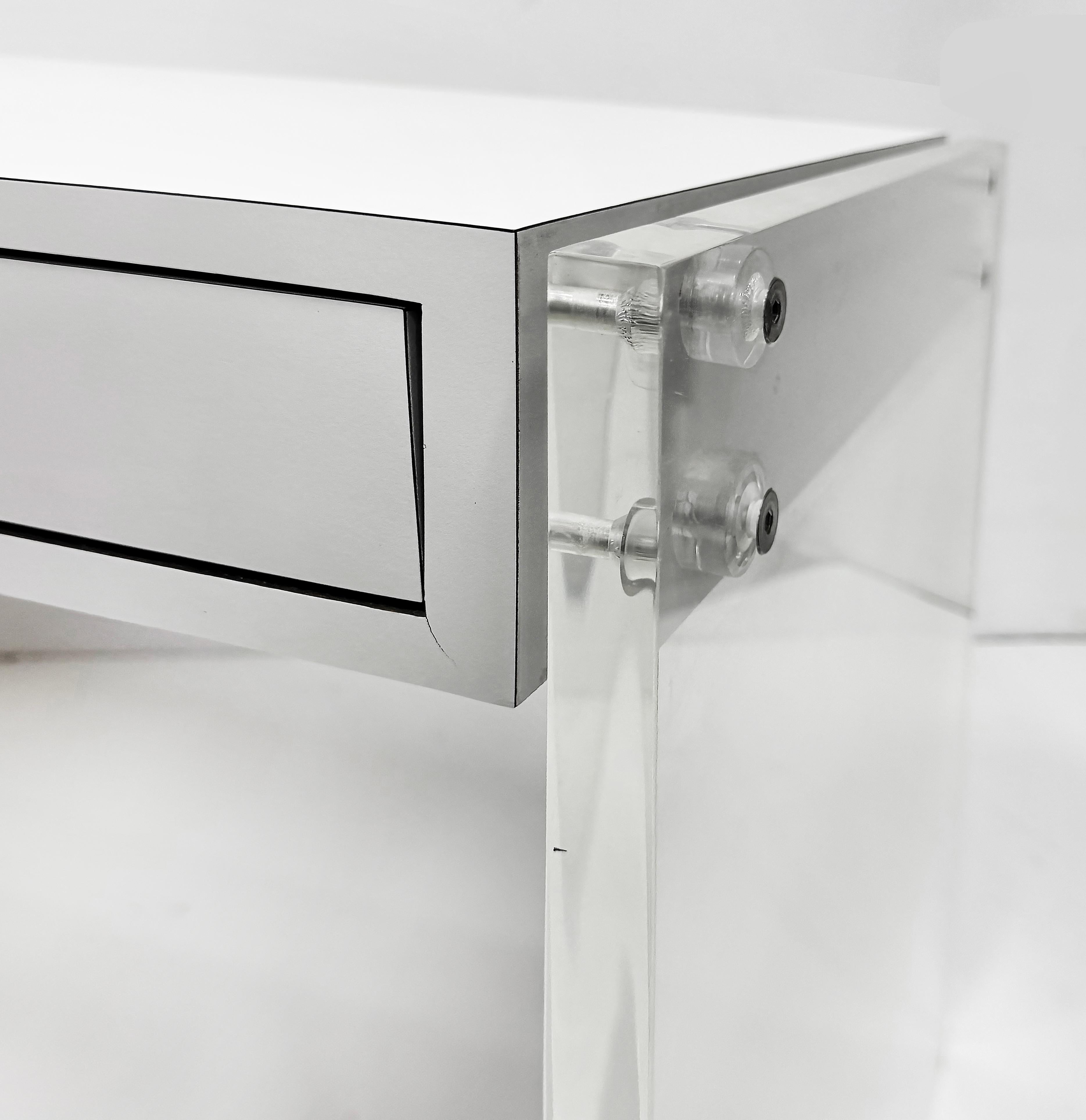Vintage 1970s Lucite und Laminat 2-Schublade-Schreibtisch (Ende des 20. Jahrhunderts) im Angebot