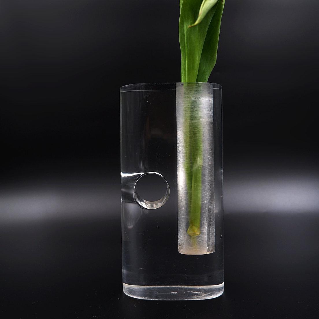 Vintage 1970s Lucite Soliflor Vase For Sale 5