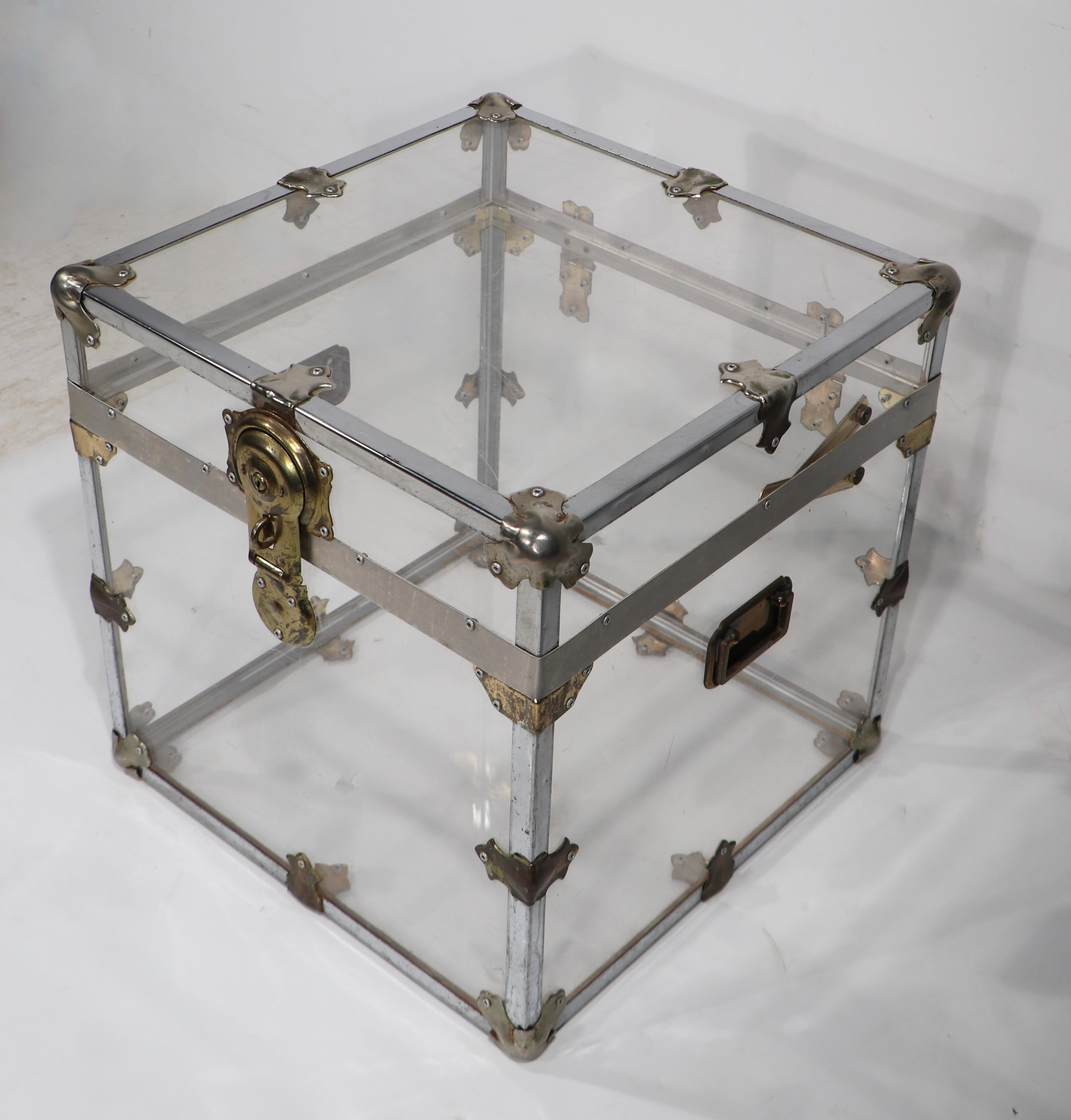 Metallo Baule in lucite vintage degli anni '70 in vendita