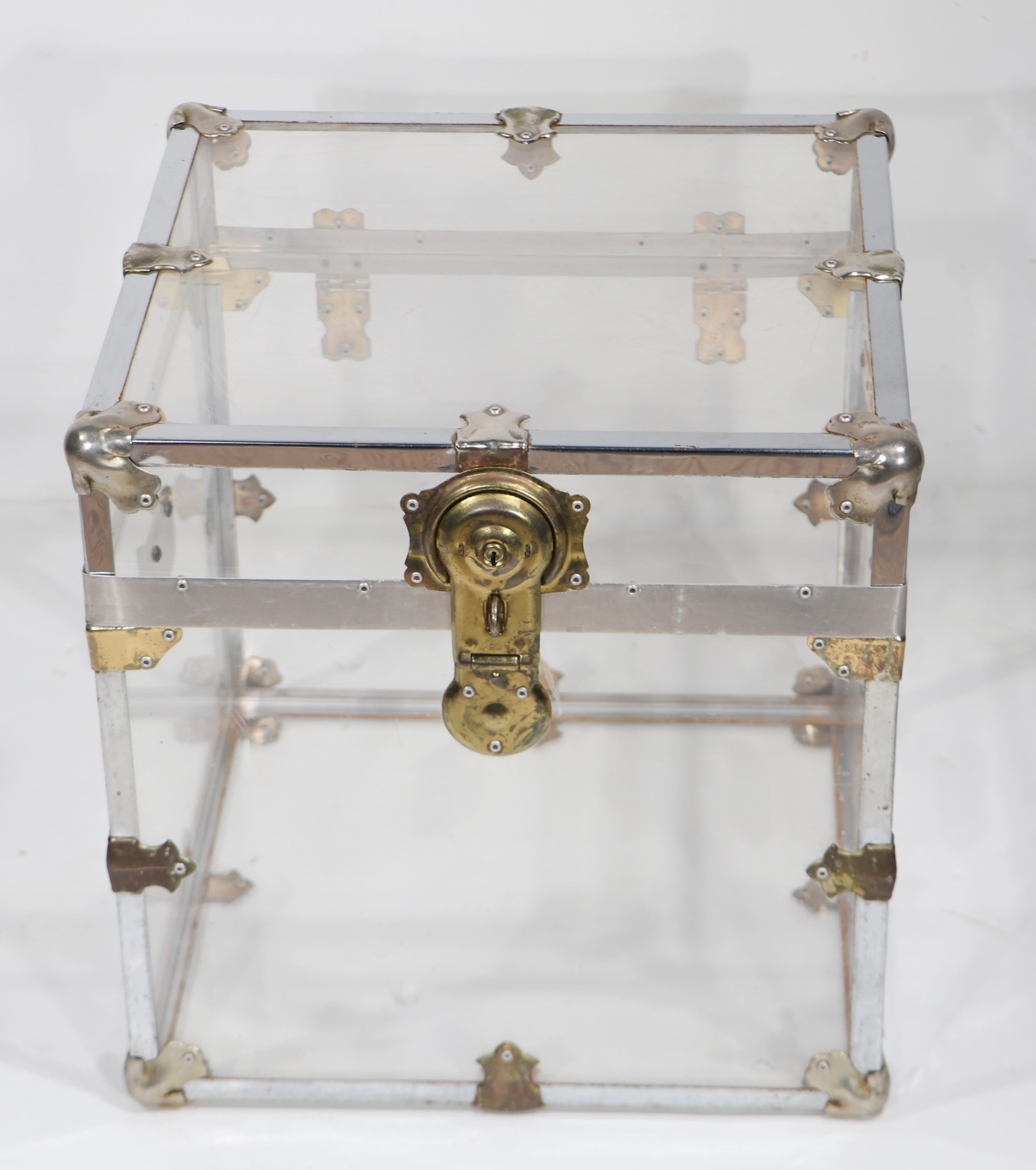 Baule in lucite vintage degli anni '70 in vendita 2