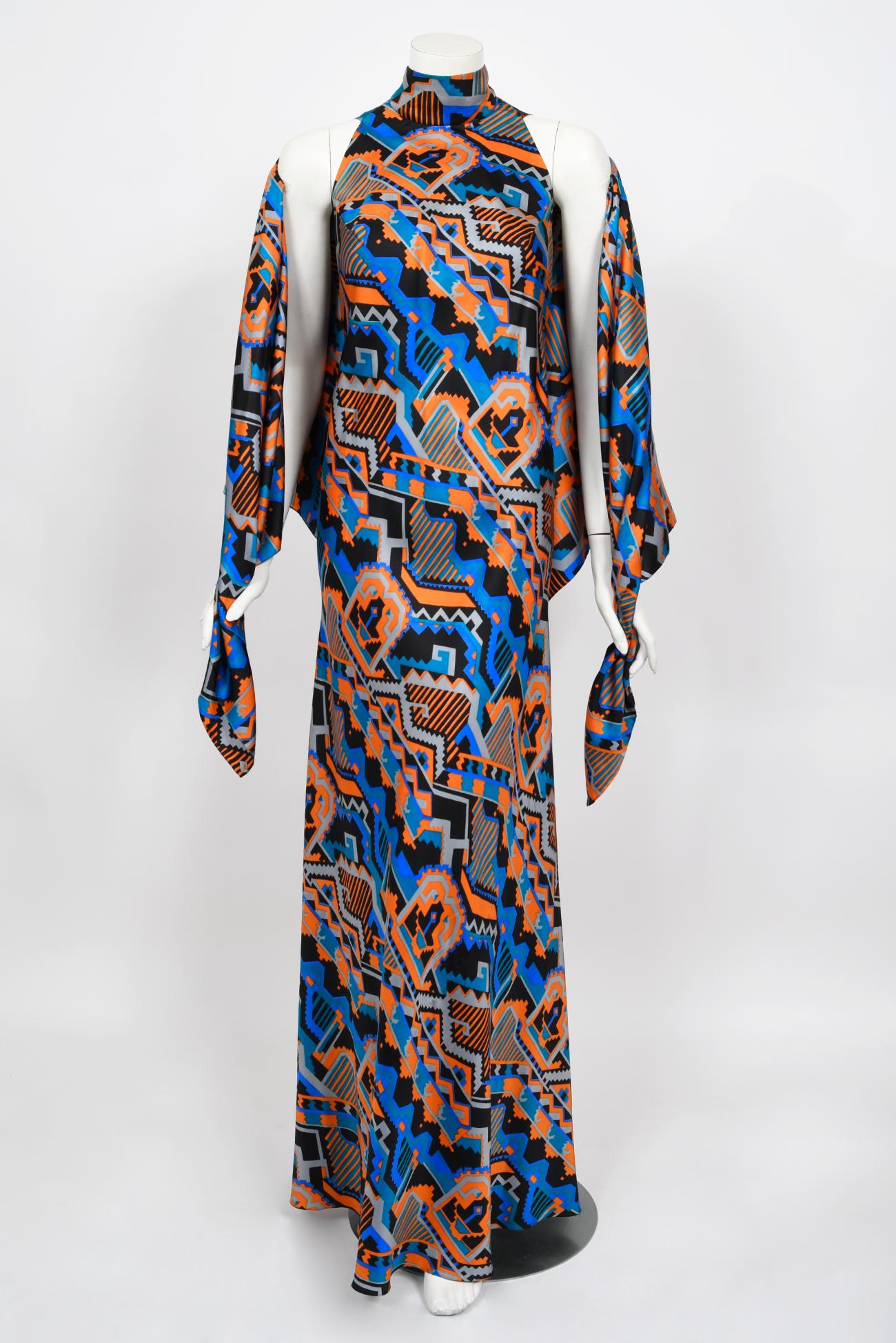 Vintage 1970's Madame Grès Haute Couture Graphic Print Silk Gown & Hood's Shawl en vente 10