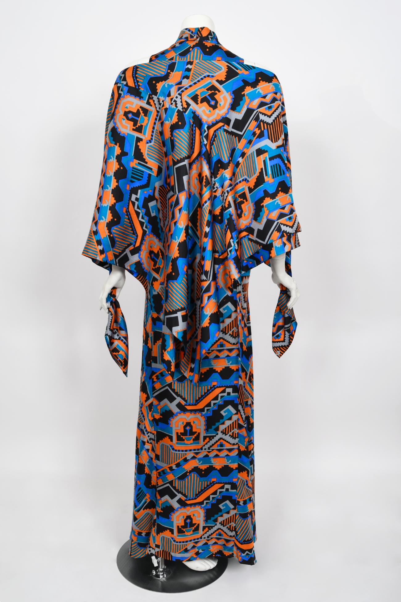 Vintage 1970's Madame Grès Haute Couture Graphic Print Silk Gown & Hood's Shawl en vente 12